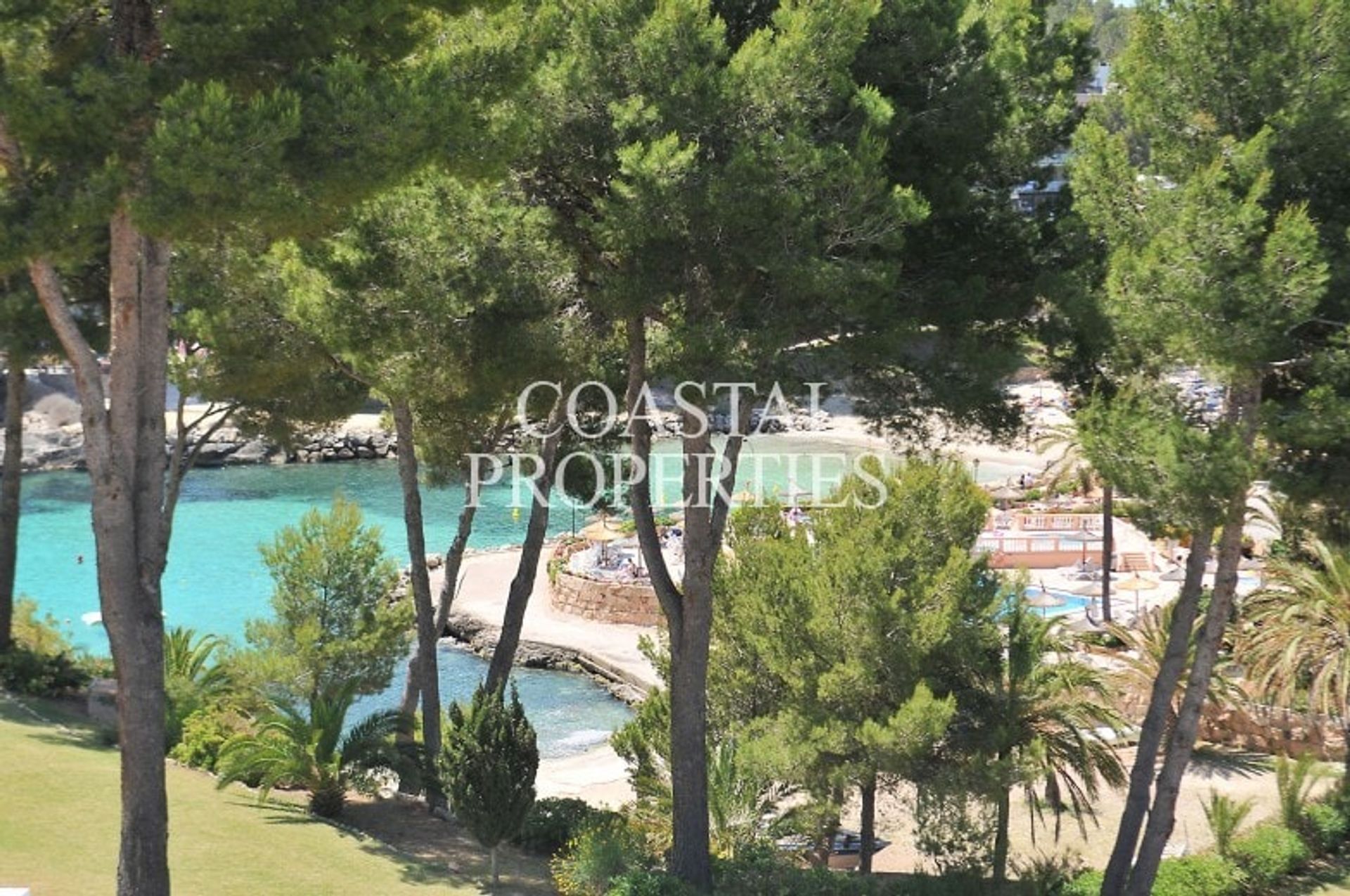 Condominium in Calvia, De Balearen 11299439