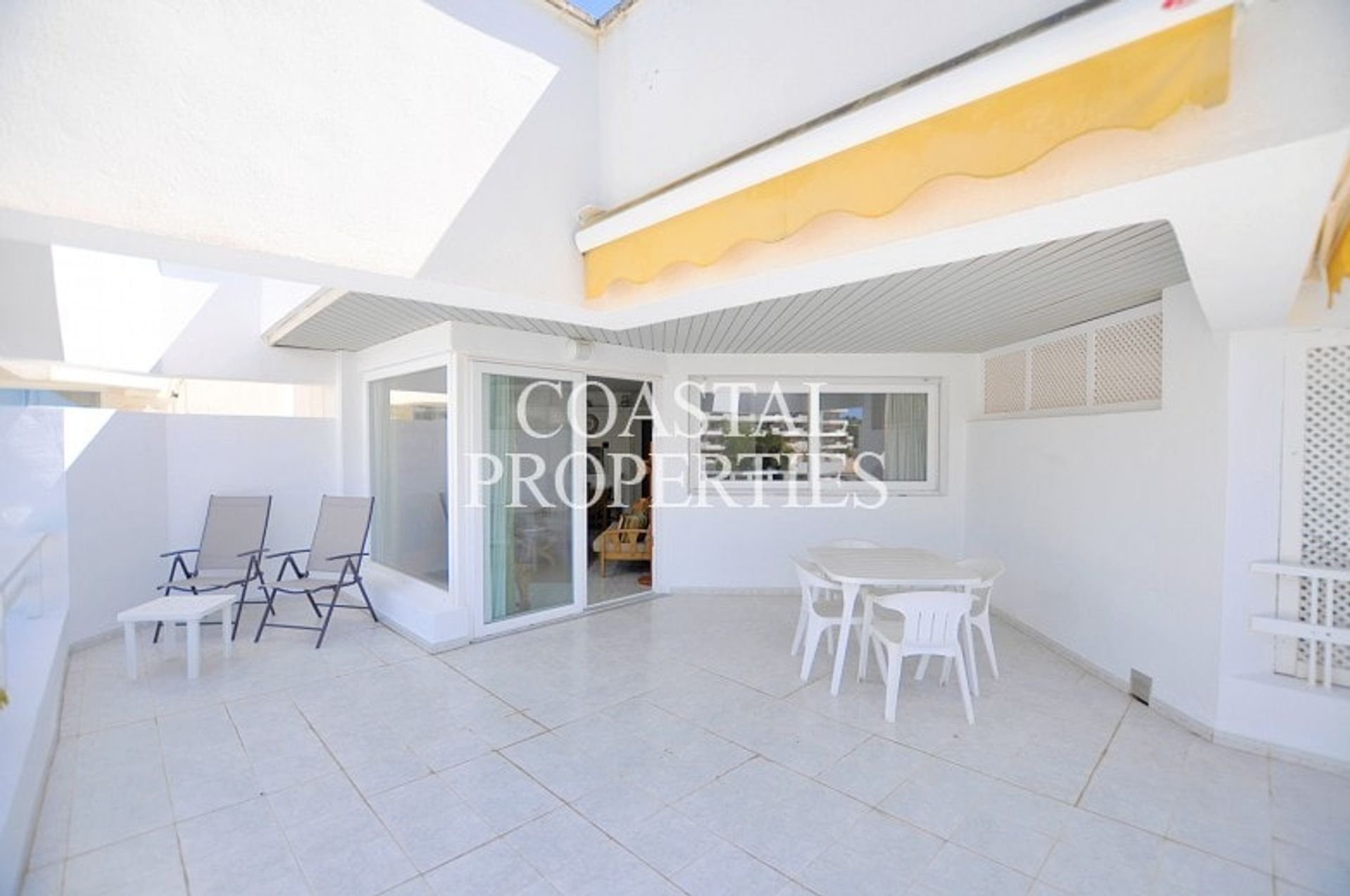 Condominium in Calvia, De Balearen 11299439