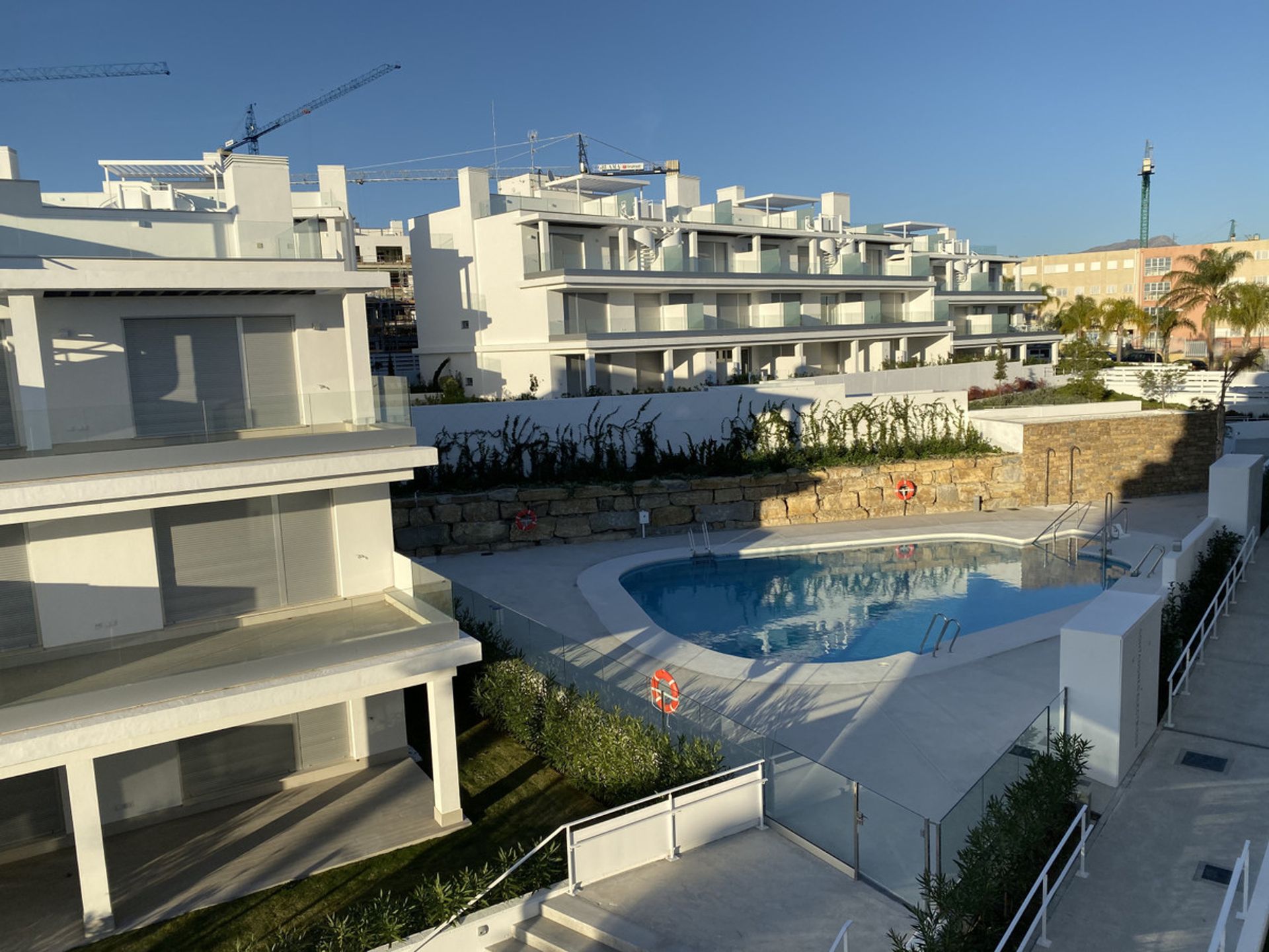 Condominium dans Estepona, Andalousie 11300395