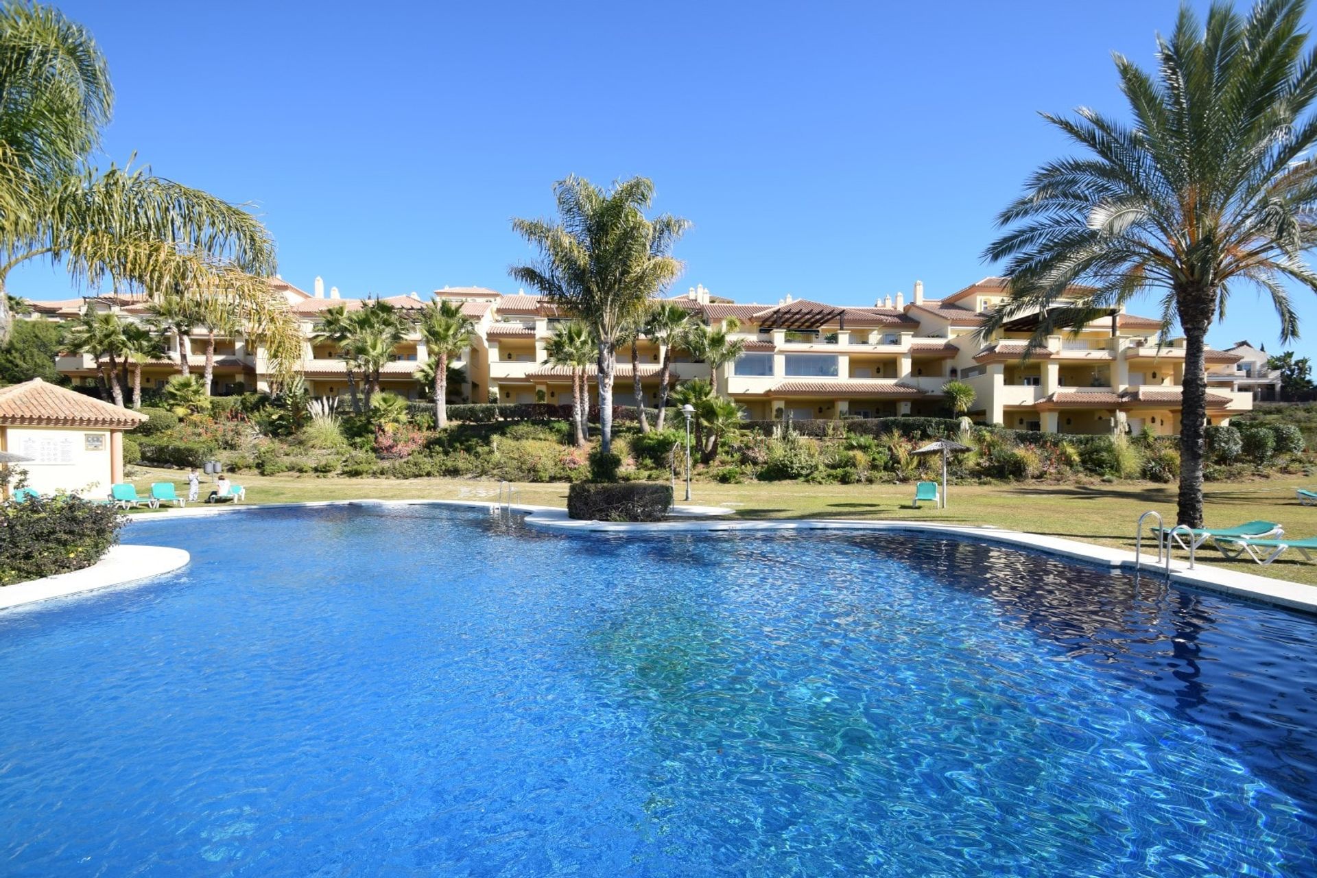 Condominium in Marbella, Andalucía 11300458