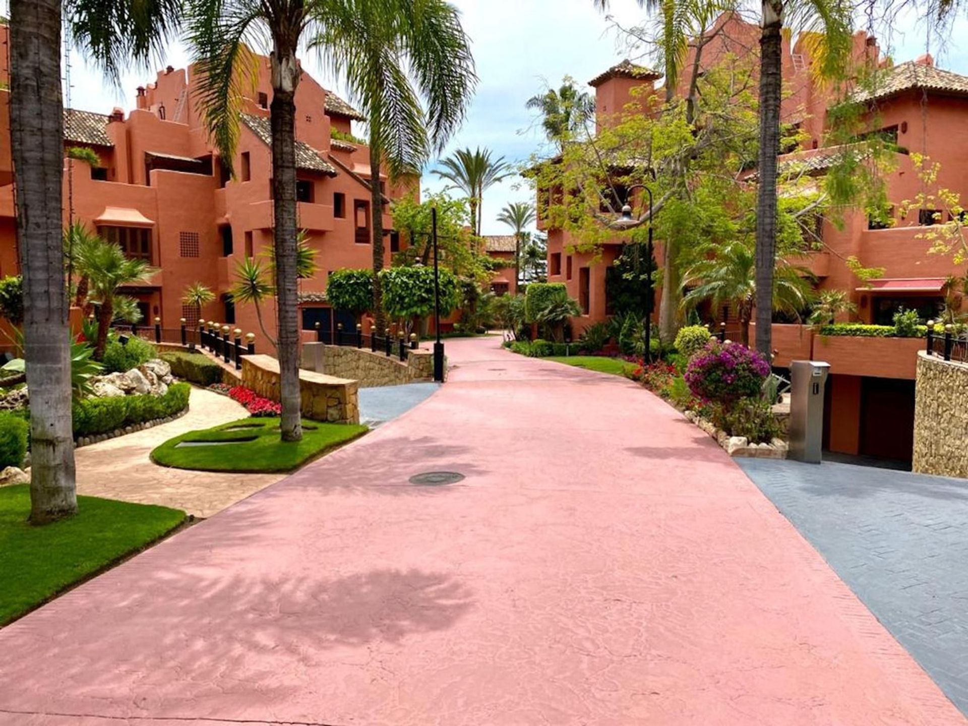 Condominium dans Estepona, Andalousie 11301544