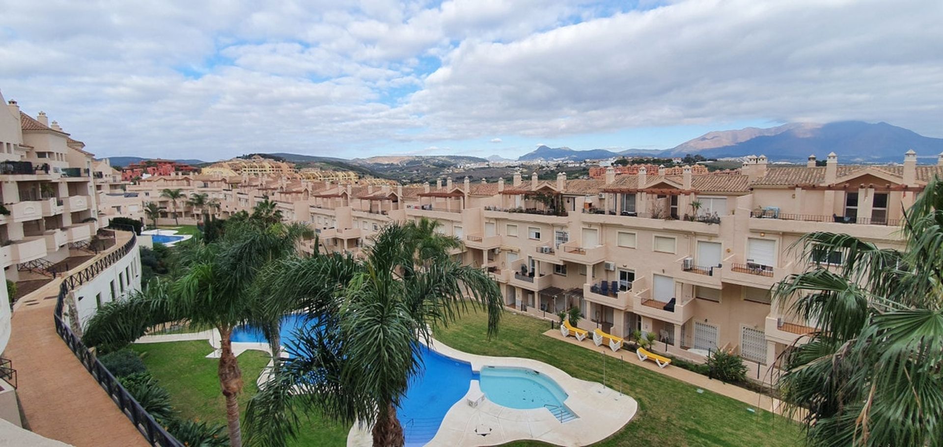 Condominium dans Château de Sabinillas, Andalousie 11302418