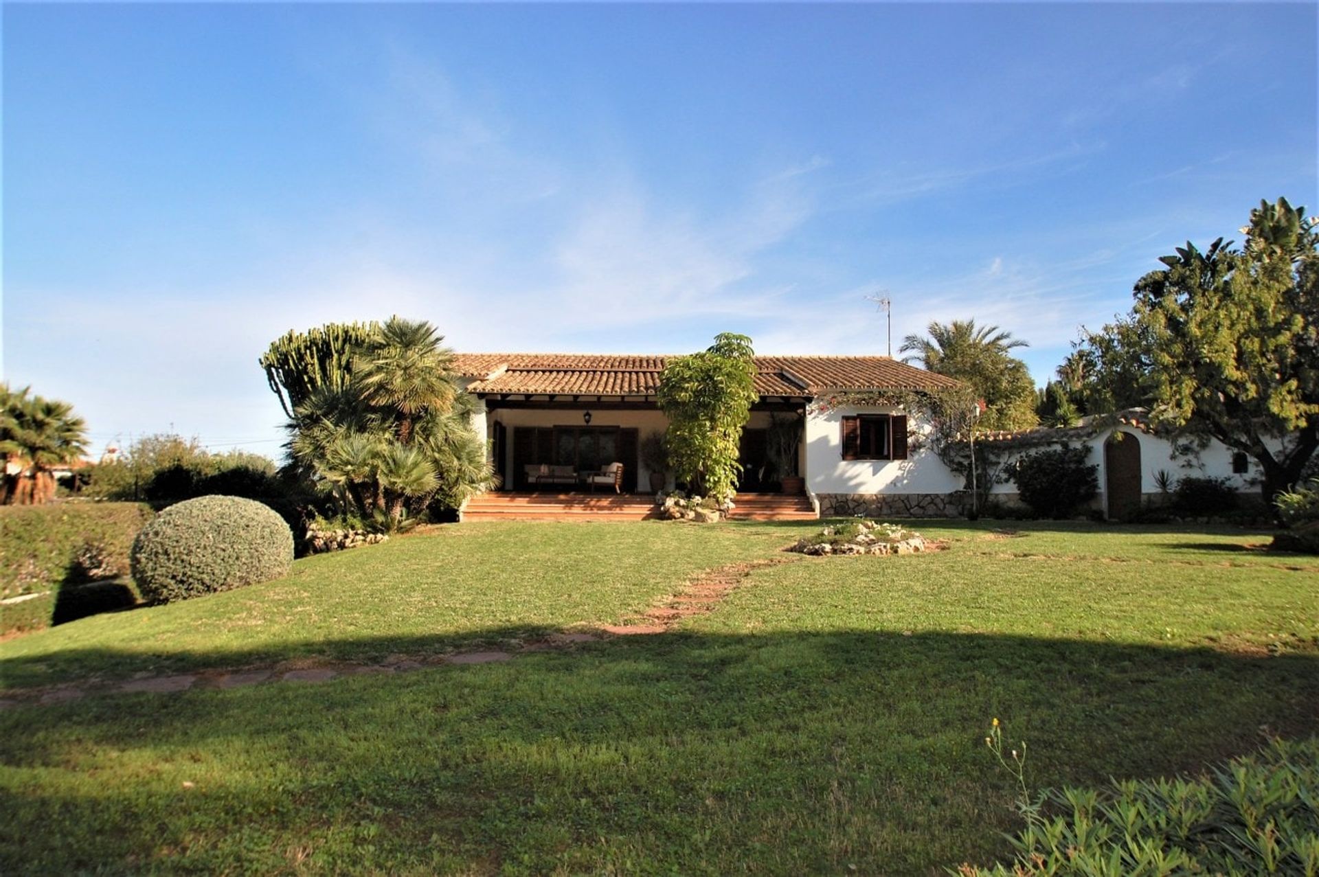 House in Dénia, Comunidad Valenciana 11302672