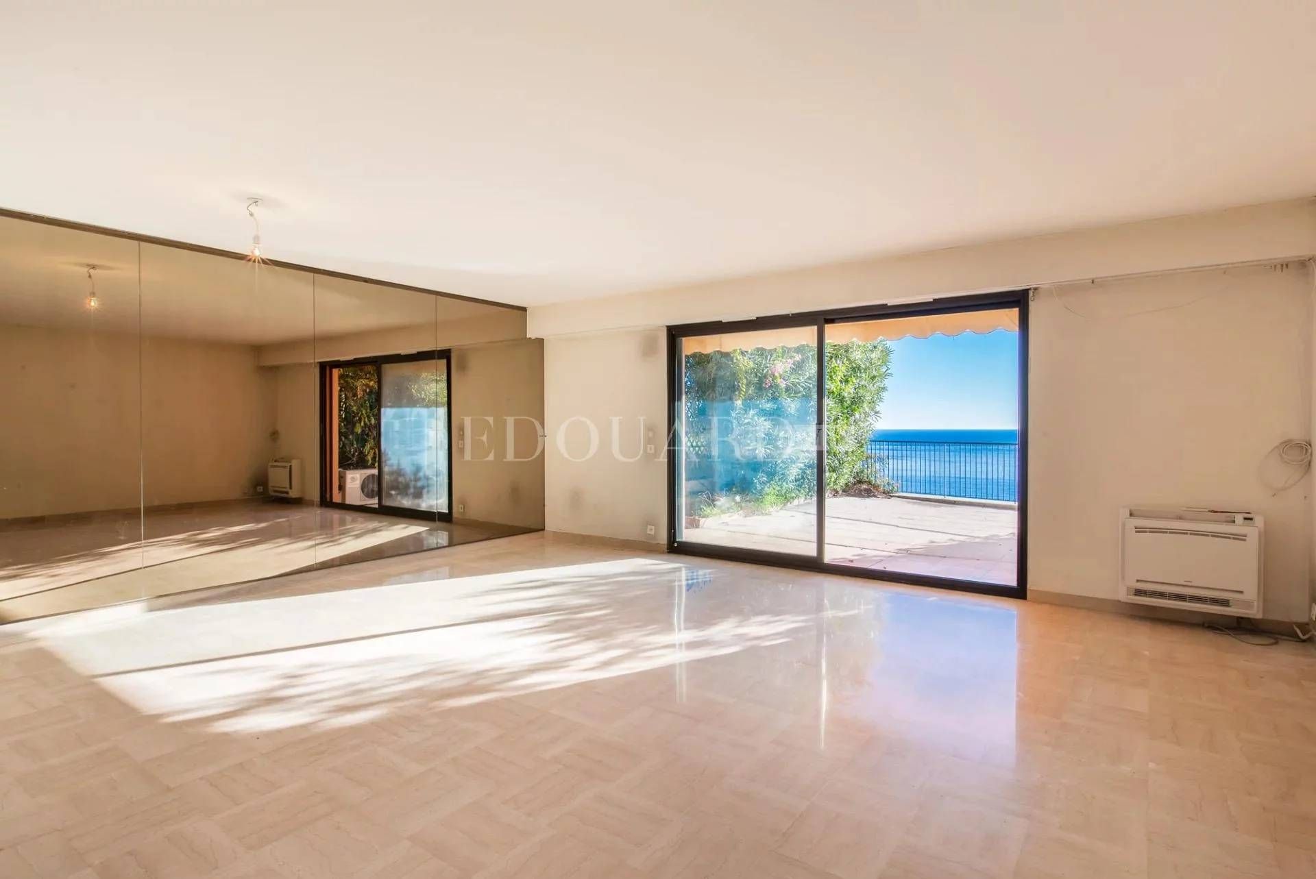 Condominium in Villefranche-sur-Mer, Provence-Alpes-Côte d'Azur 11307155