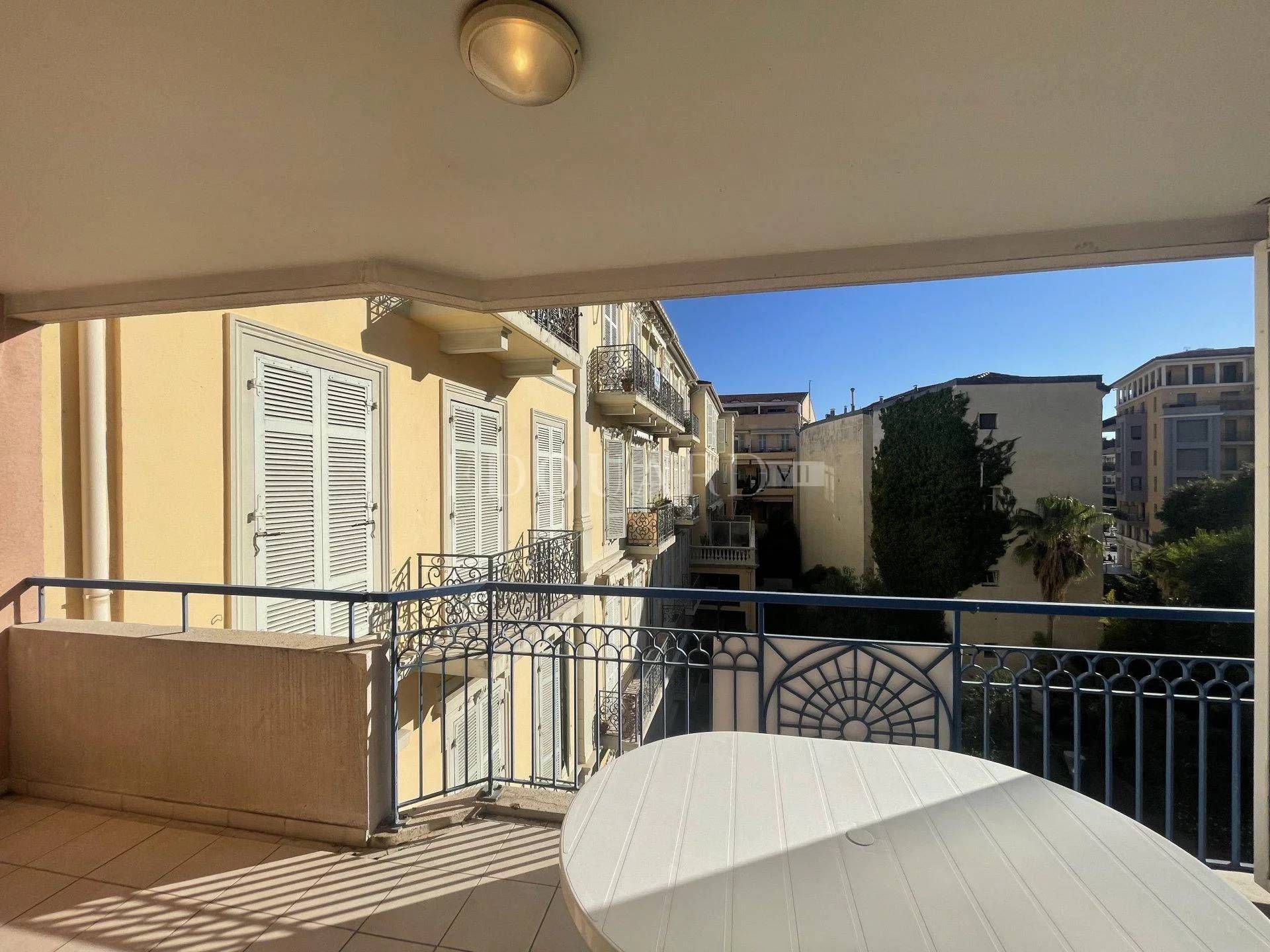 Condominio nel Mentone, Provenza-Alpi-Costa Azzurra 11307156