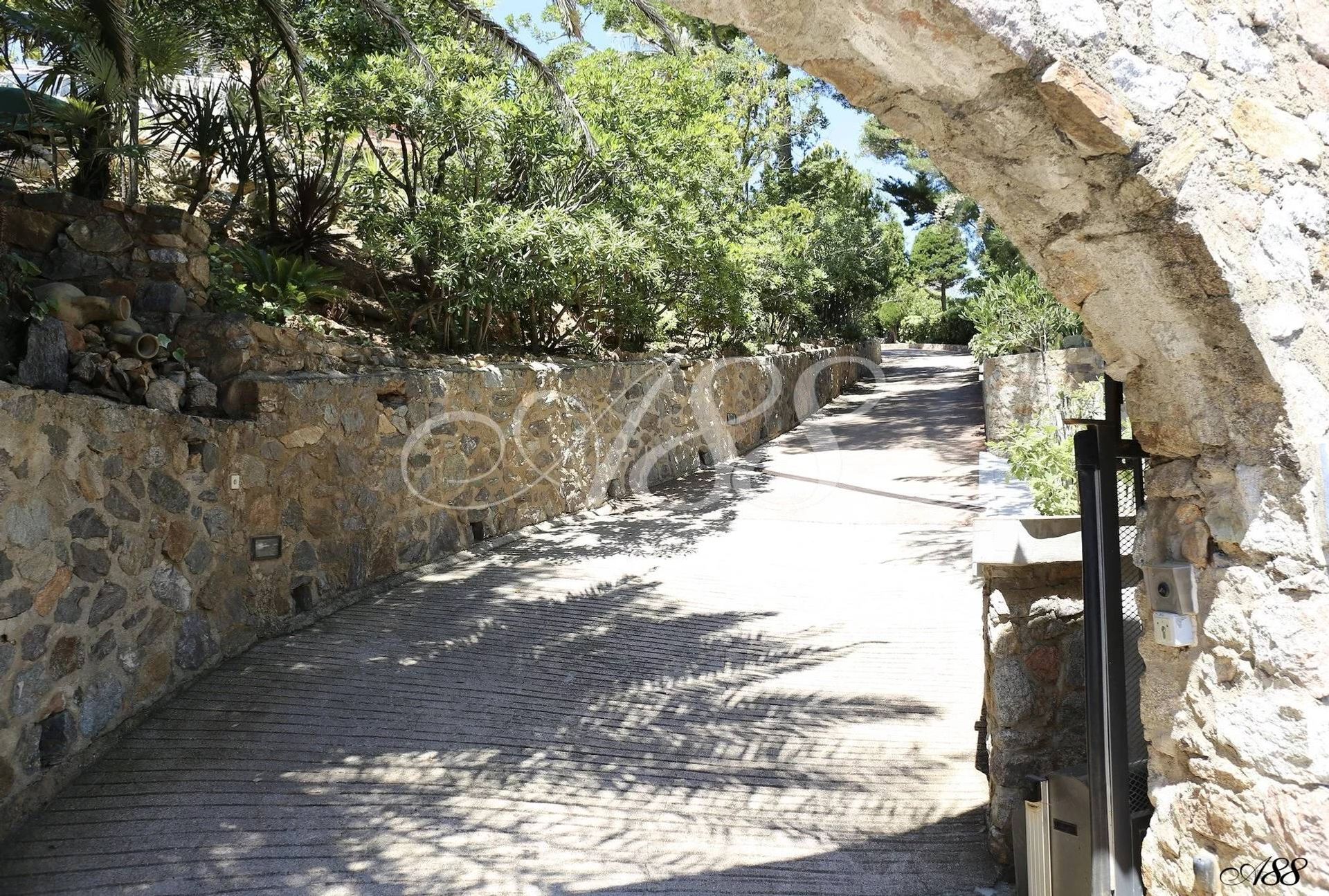 Hus i Sainte-Maxime, Provence-Alpes-Côte d'Azur 11308176