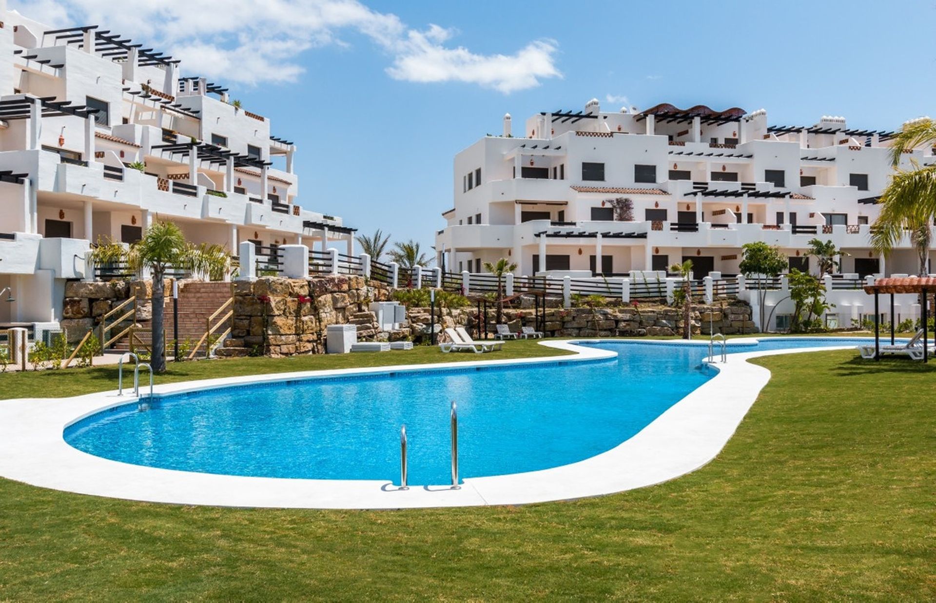 Condominium in Estepona, Andalucía 11309050