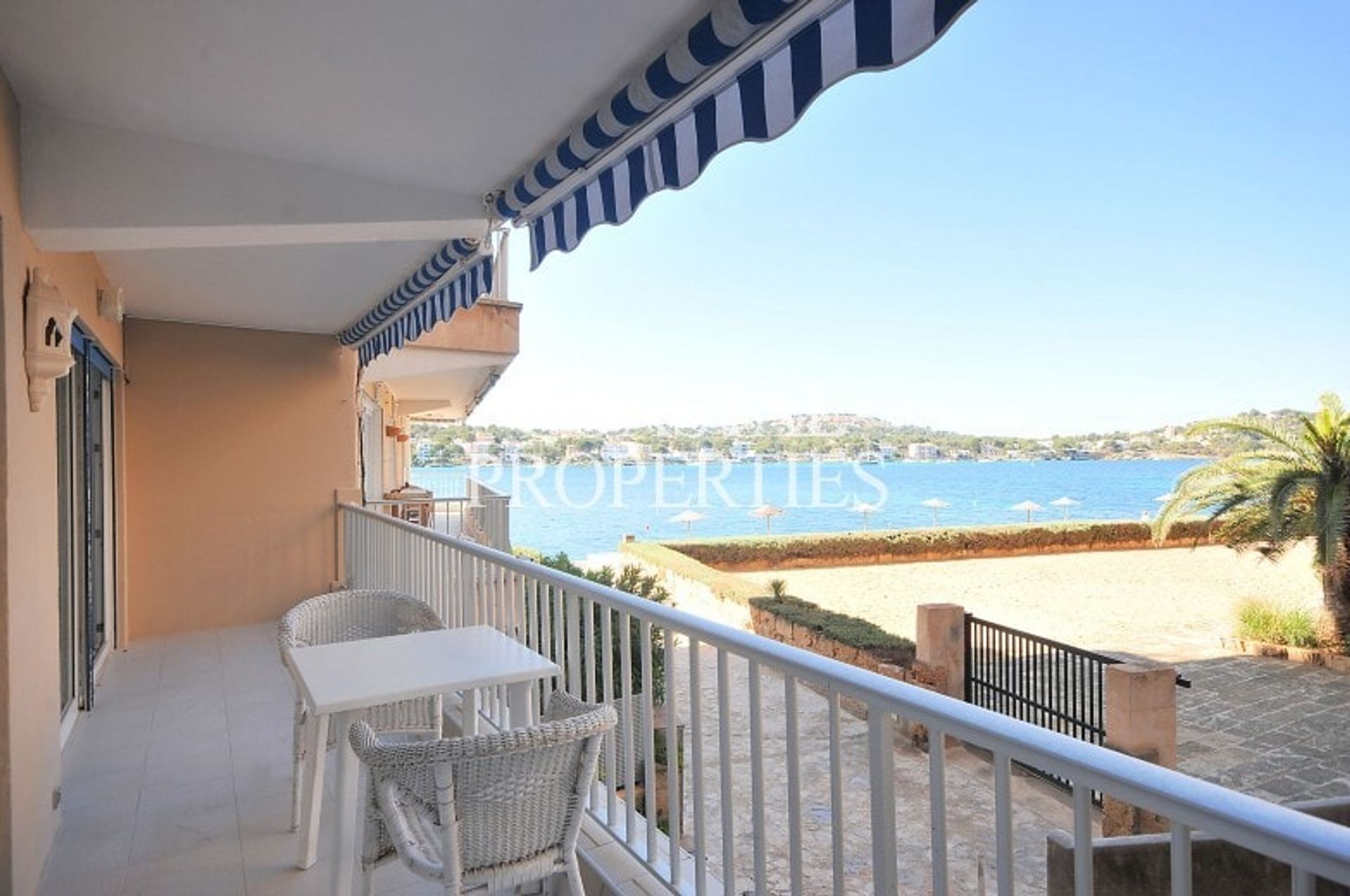 Condominium in Calvia, De Balearen 11311428