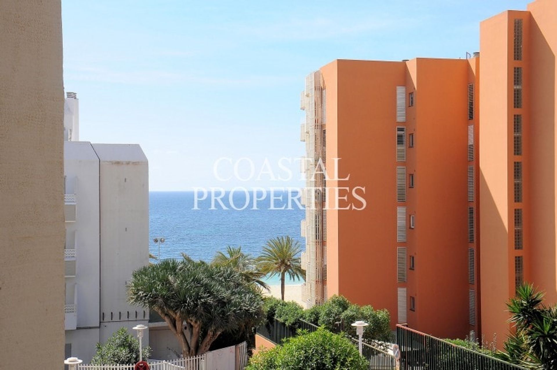 Condominium in Calvia, De Balearen 11312759