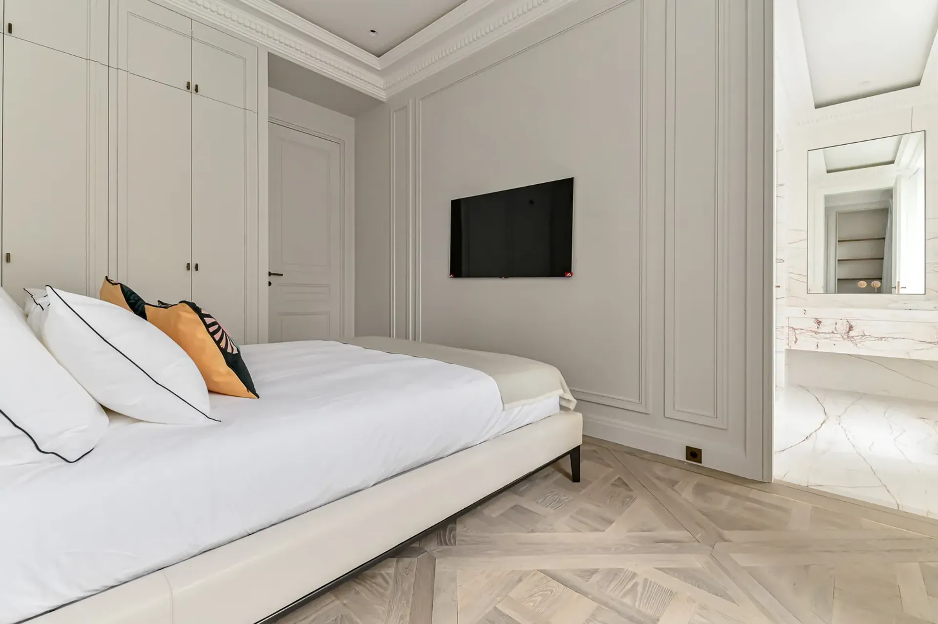 Condominium in Paris, Avenue Mozart 11313328