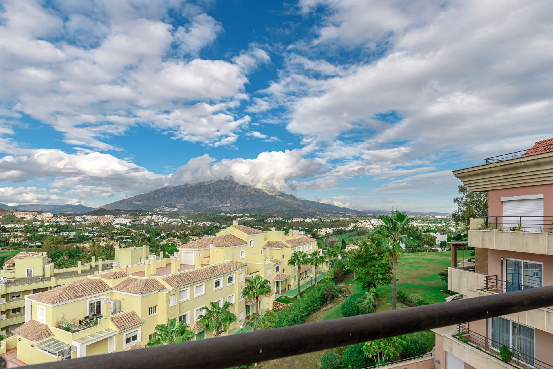 rumah dalam Marbella, Andalucía 11316566