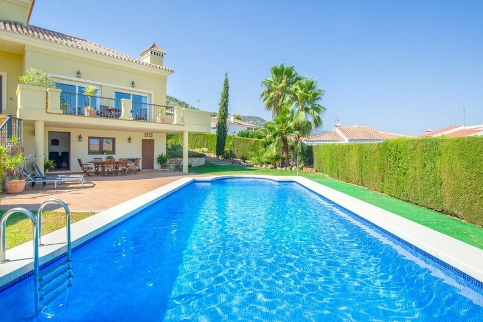 Casa nel Alhaurin de la Torre, Andalusia 11316643