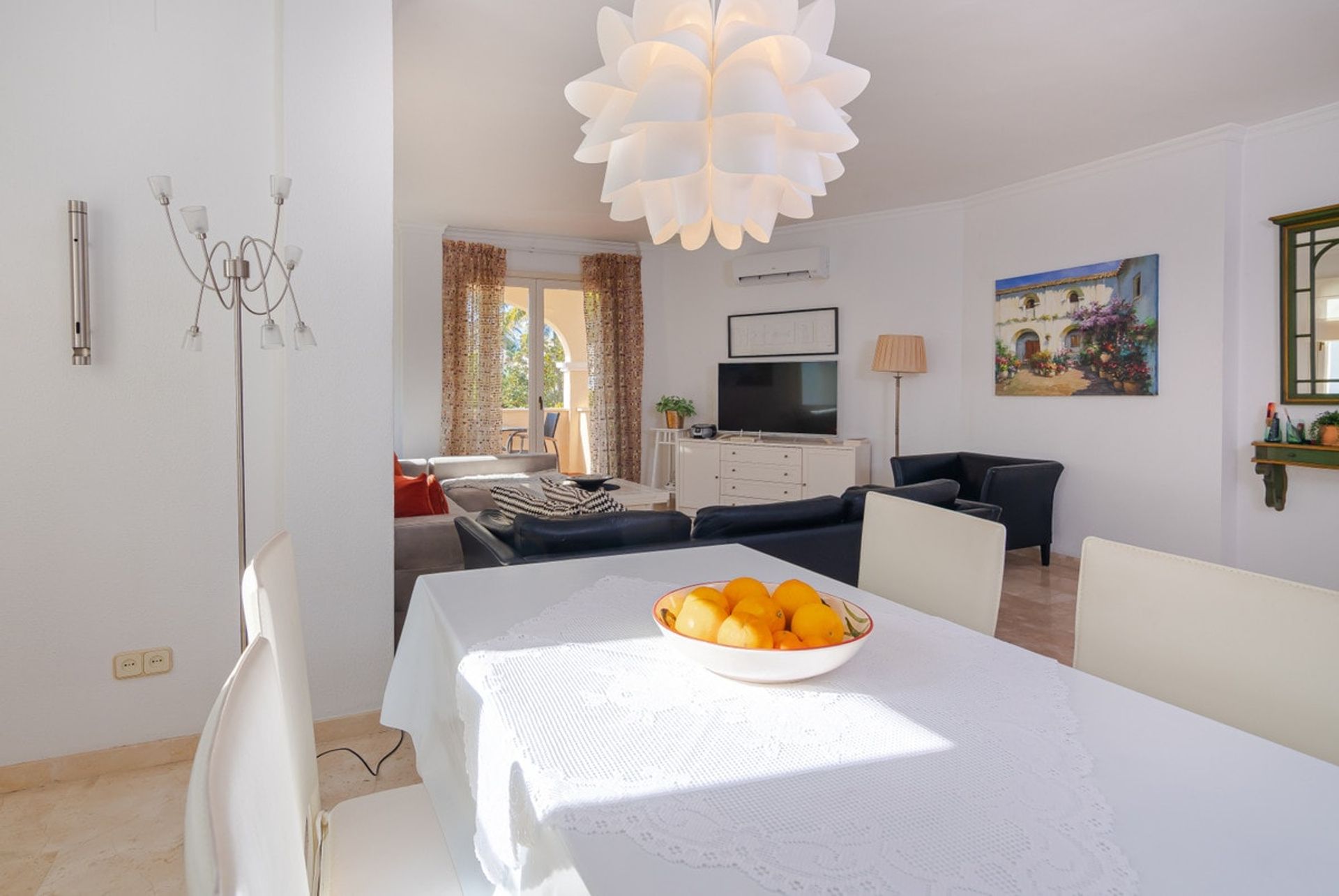 Condominium in Estepona, Andalucía 11317625