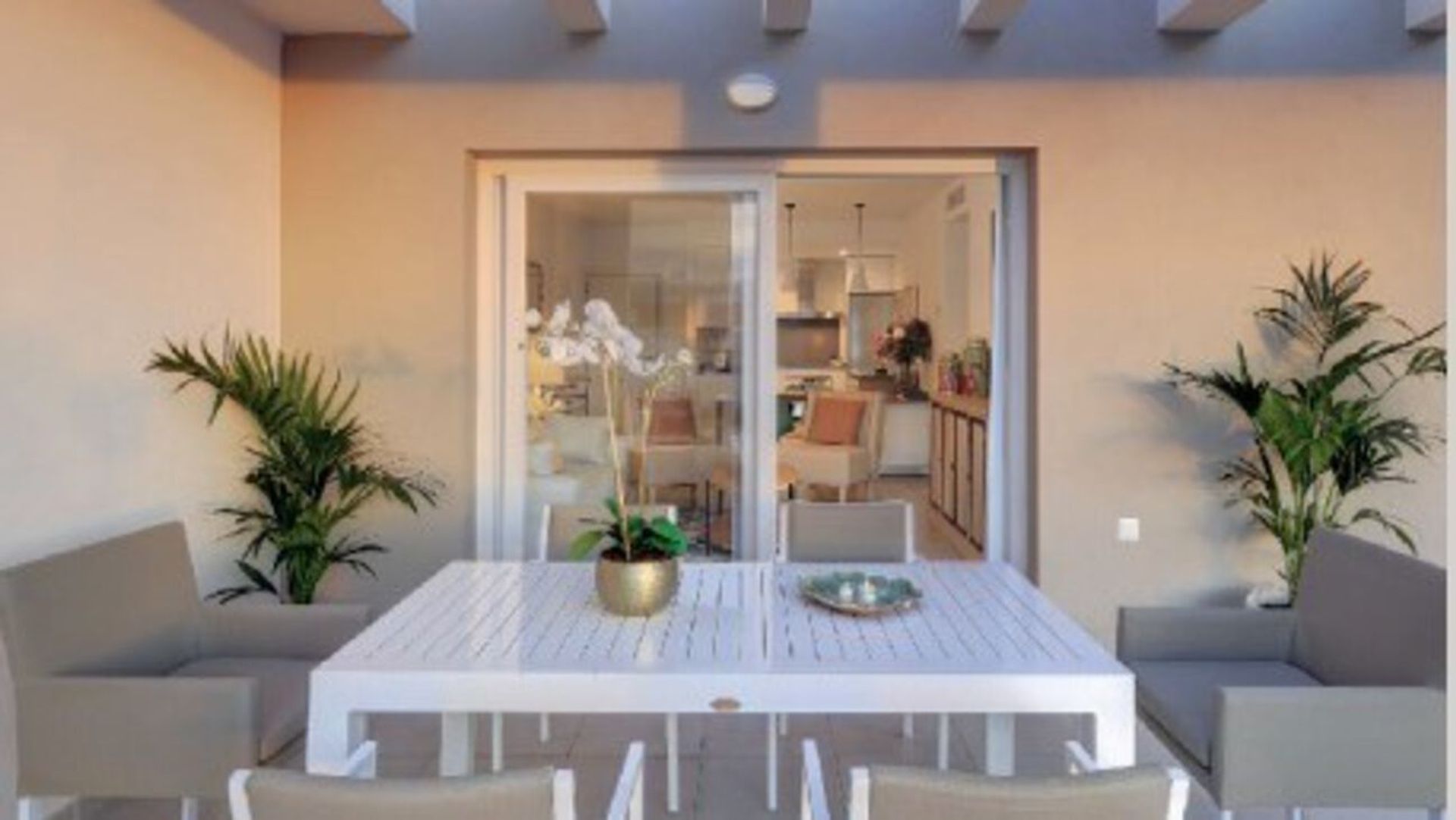 Condominium in Marbella, Andalucía 11318698