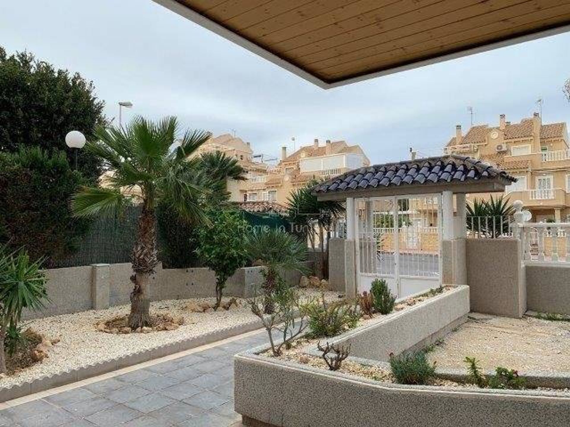 Condominio en Guardamar del Segura, Comunidad Valenciana 11318999