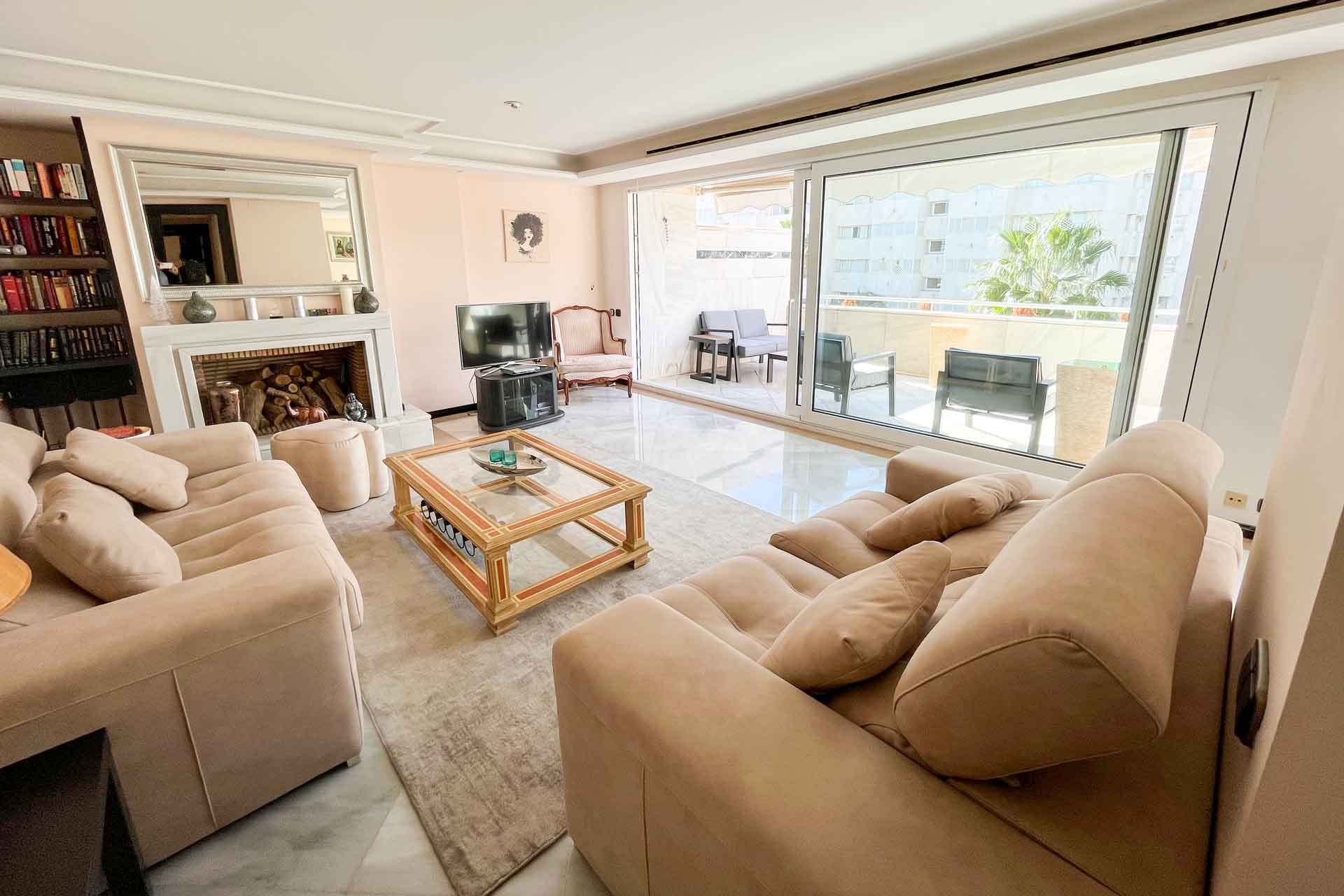 Condominium in Marbella, Andalusië 11320619