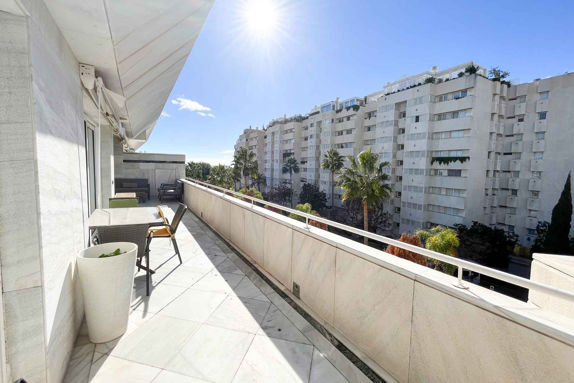 Condominium in Marbella, Andalusia 11320619