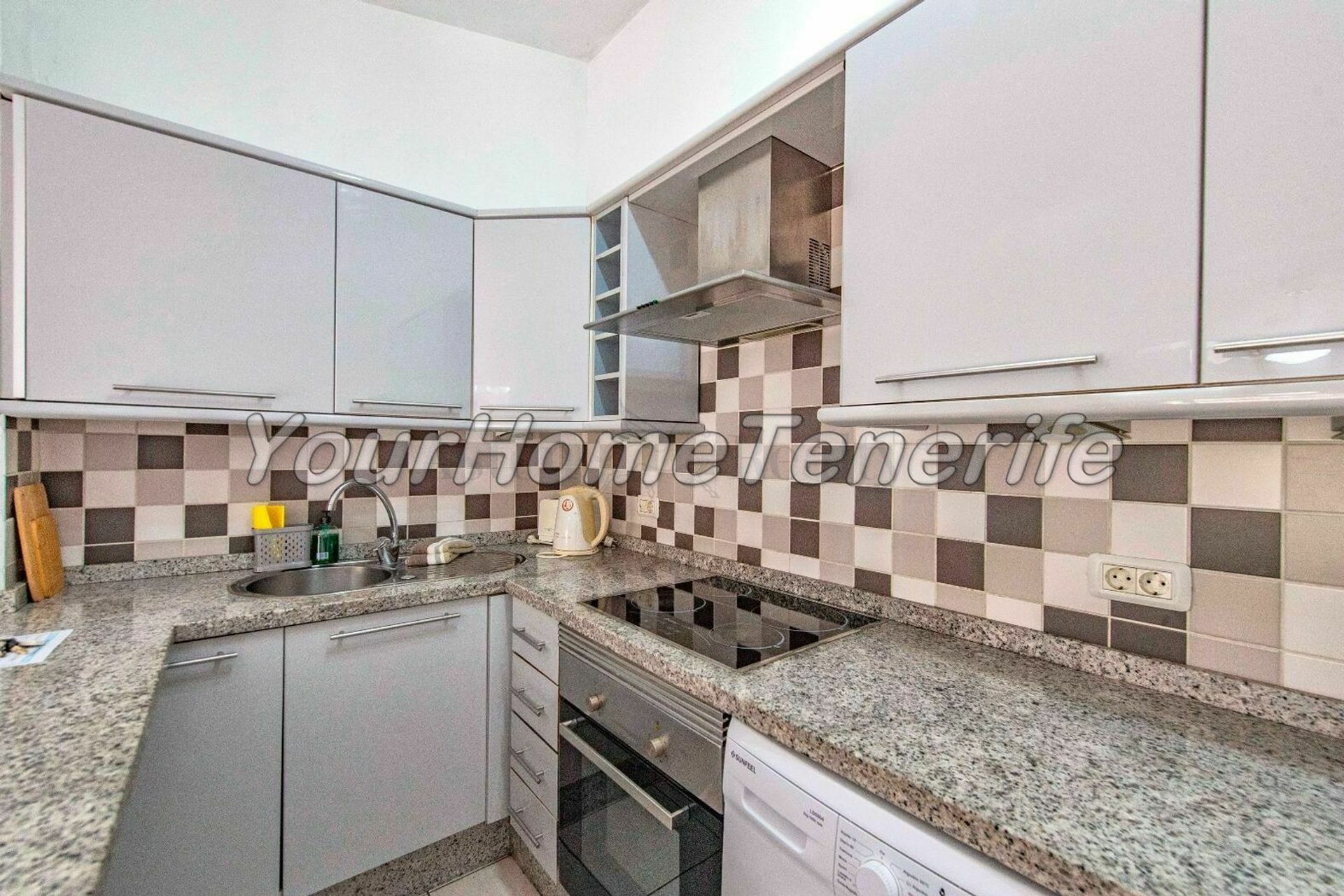 Condominium dans Adeje, Canary Islands 11320698