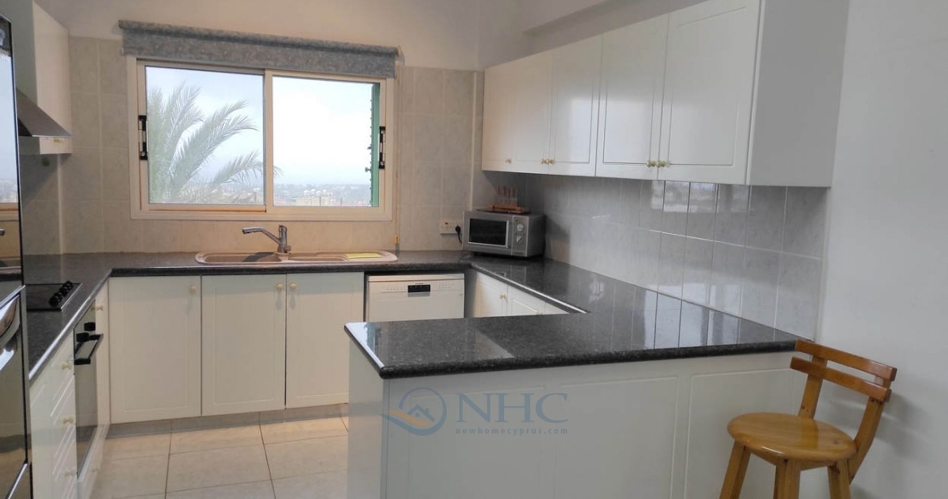 Condominium in Peyia, Paphos 11320832