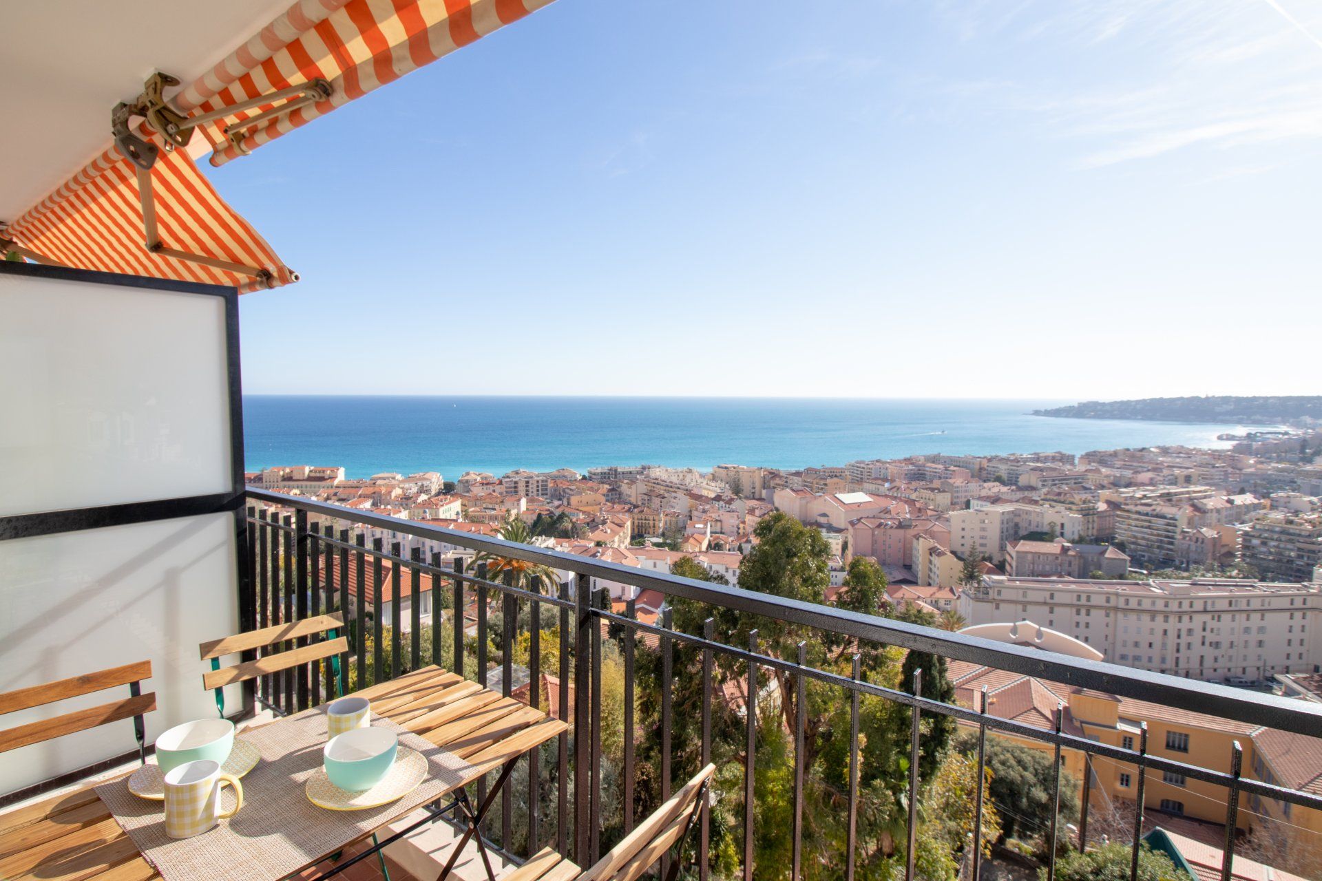 Ejerlejlighed i Menton, Provence-Alpes-Cote d'Azur 11322797