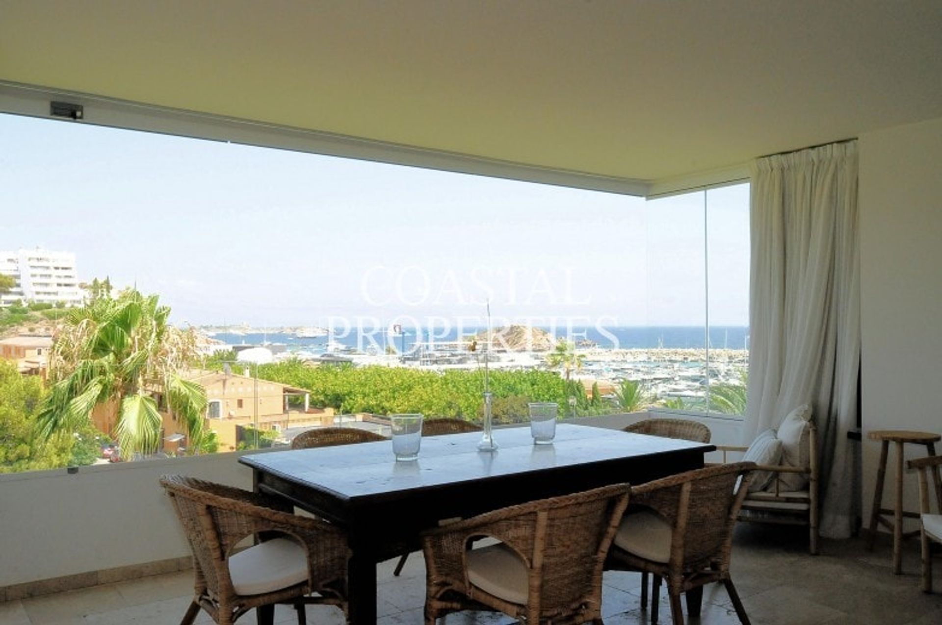 Condominium in La Bonanova, Balearic Islands 11323147