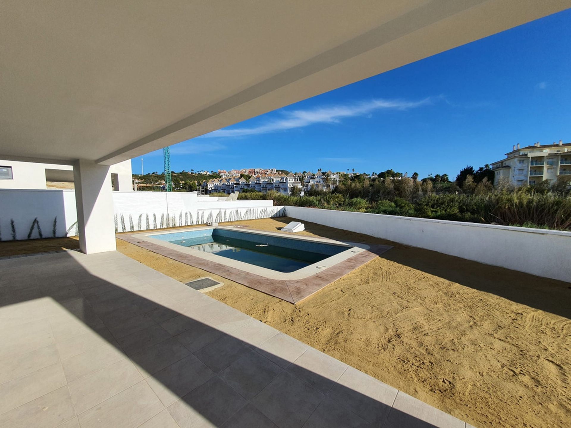 casa no Puerto de la Duquesa, Andalusia 11323641