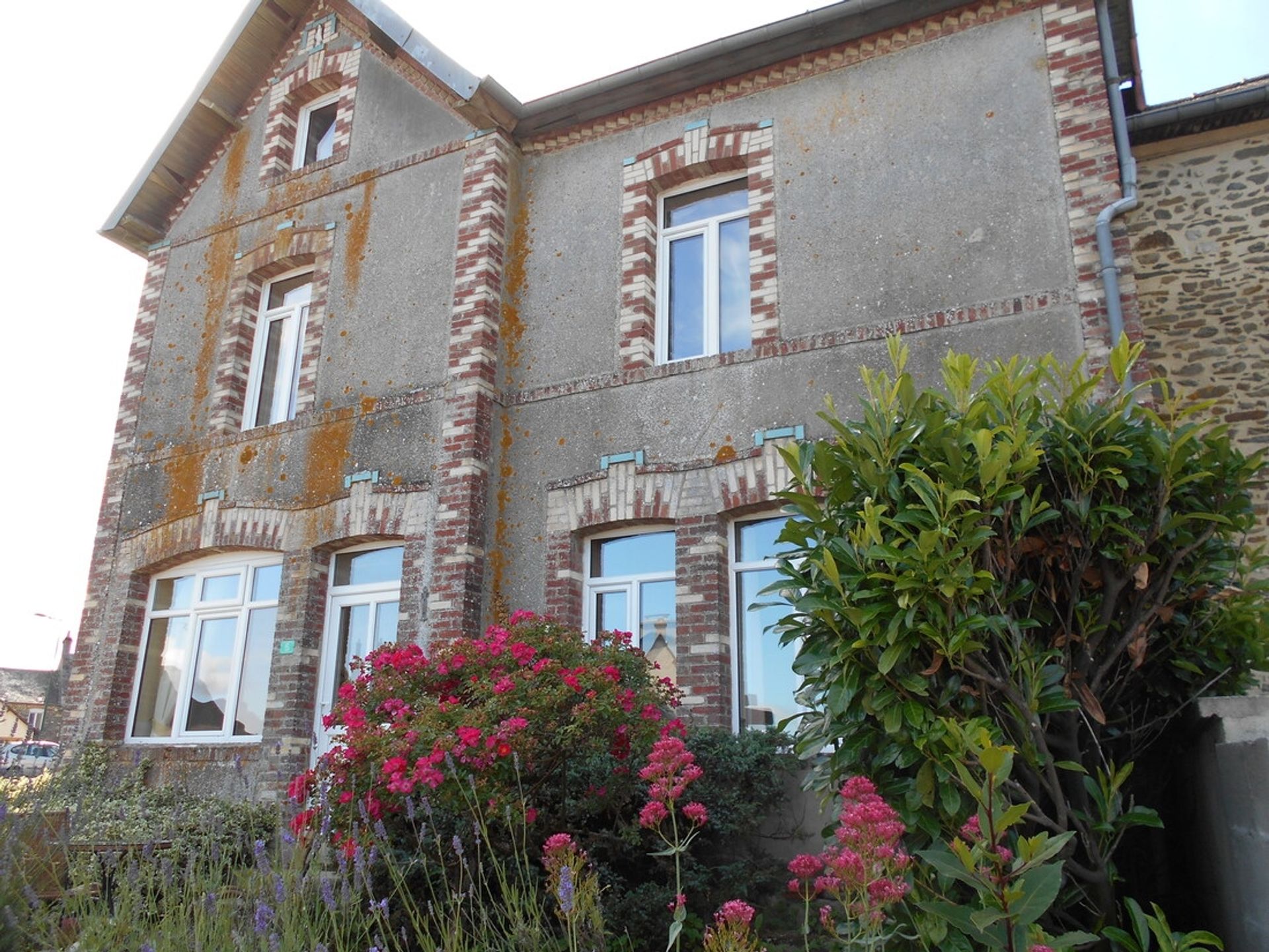 casa en Saint-Cyr-en-Pail, Países del Loira 11324155