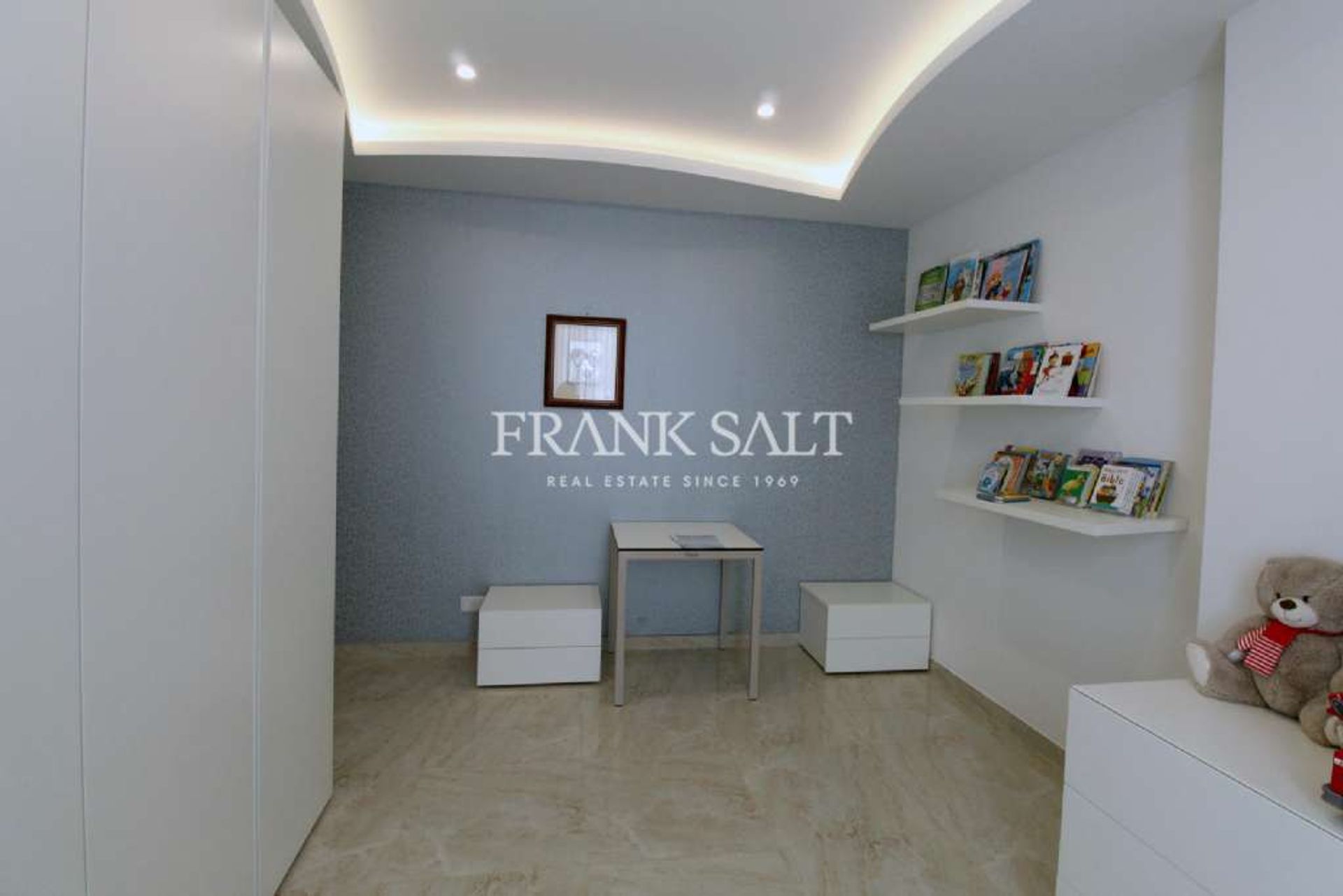 Condominio en Mosta,  11324475