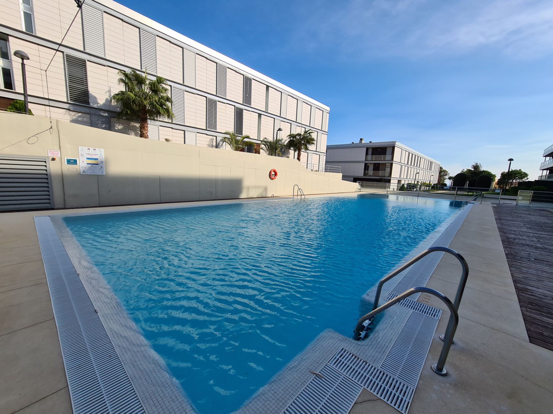 Condominium dans San Luis de Sabinillas, Andalucía 11325933