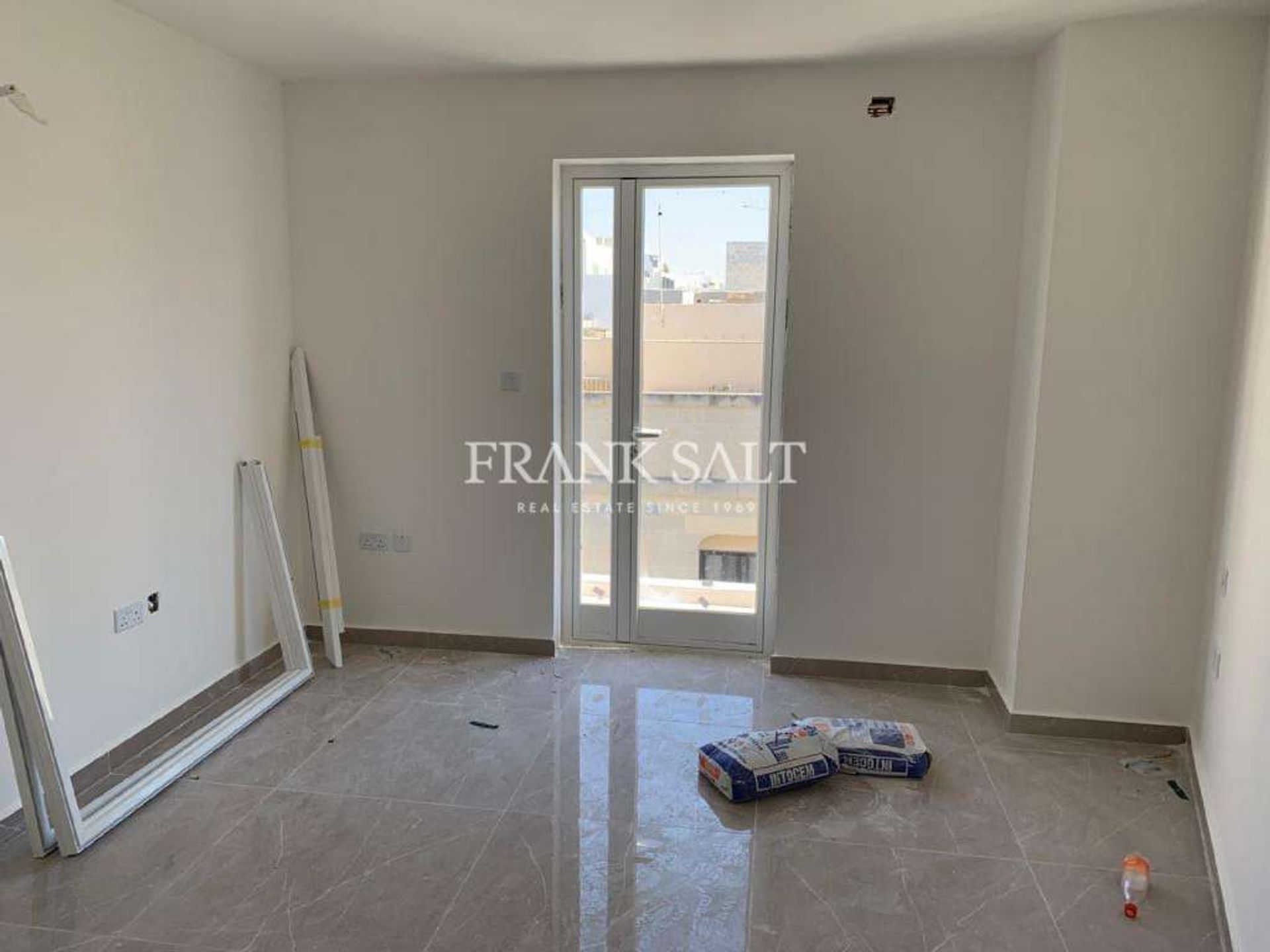 Condominio en San Gwann, San Gwann 11326412