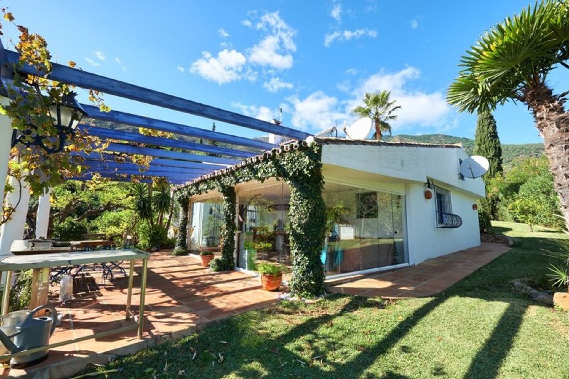 Huis in Estepona, Andalucía 11326473