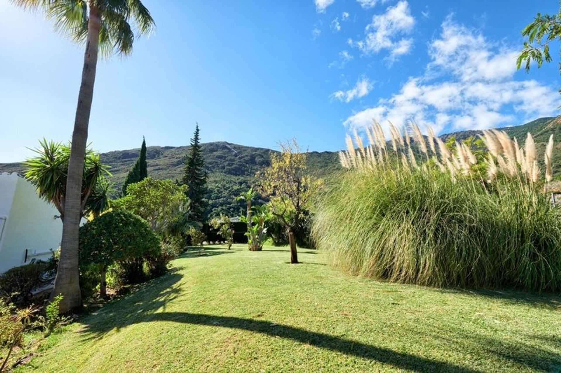 Huis in Estepona, Andalucía 11326473