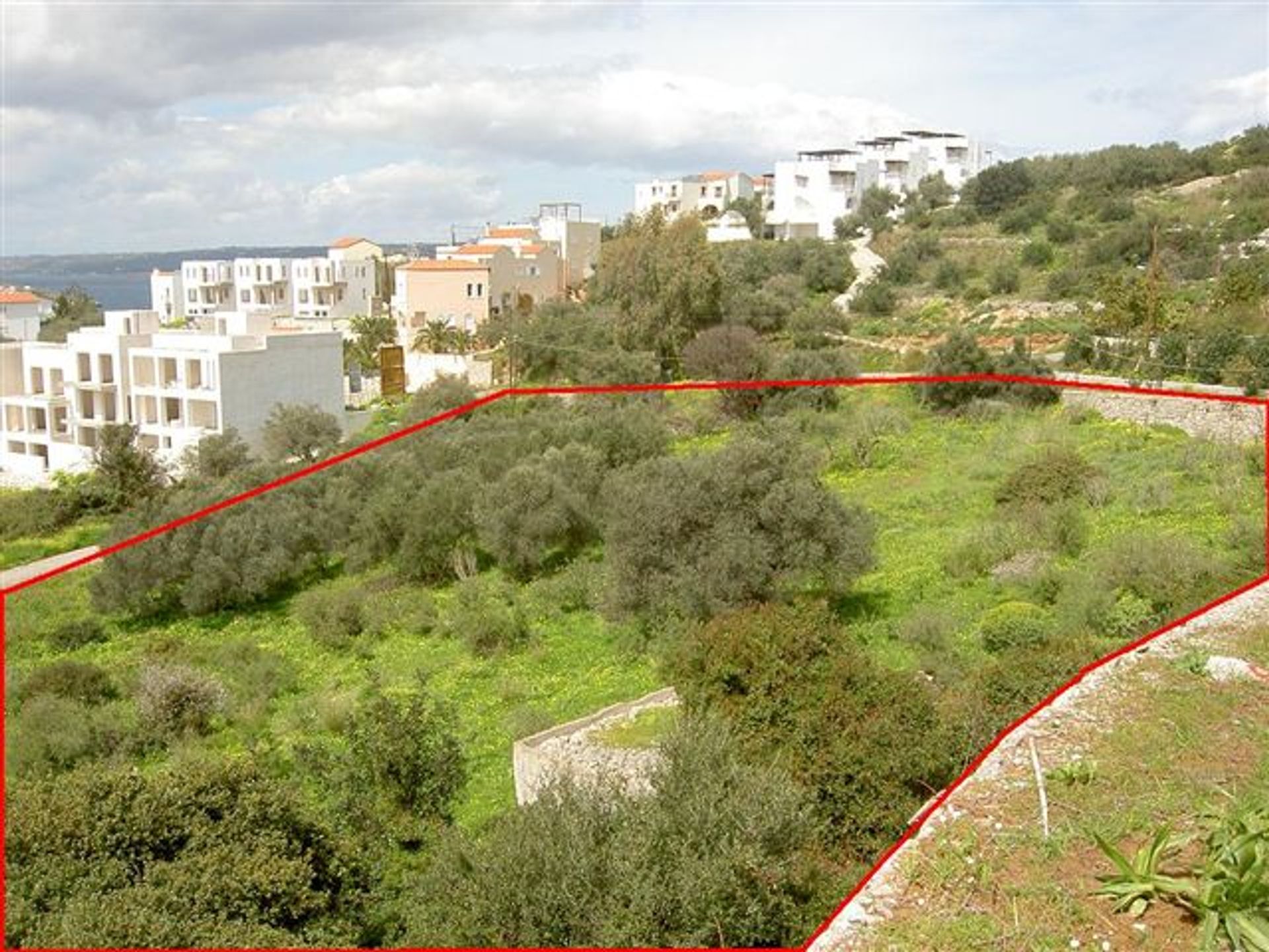 Land im Nipos, Kriti 11327197