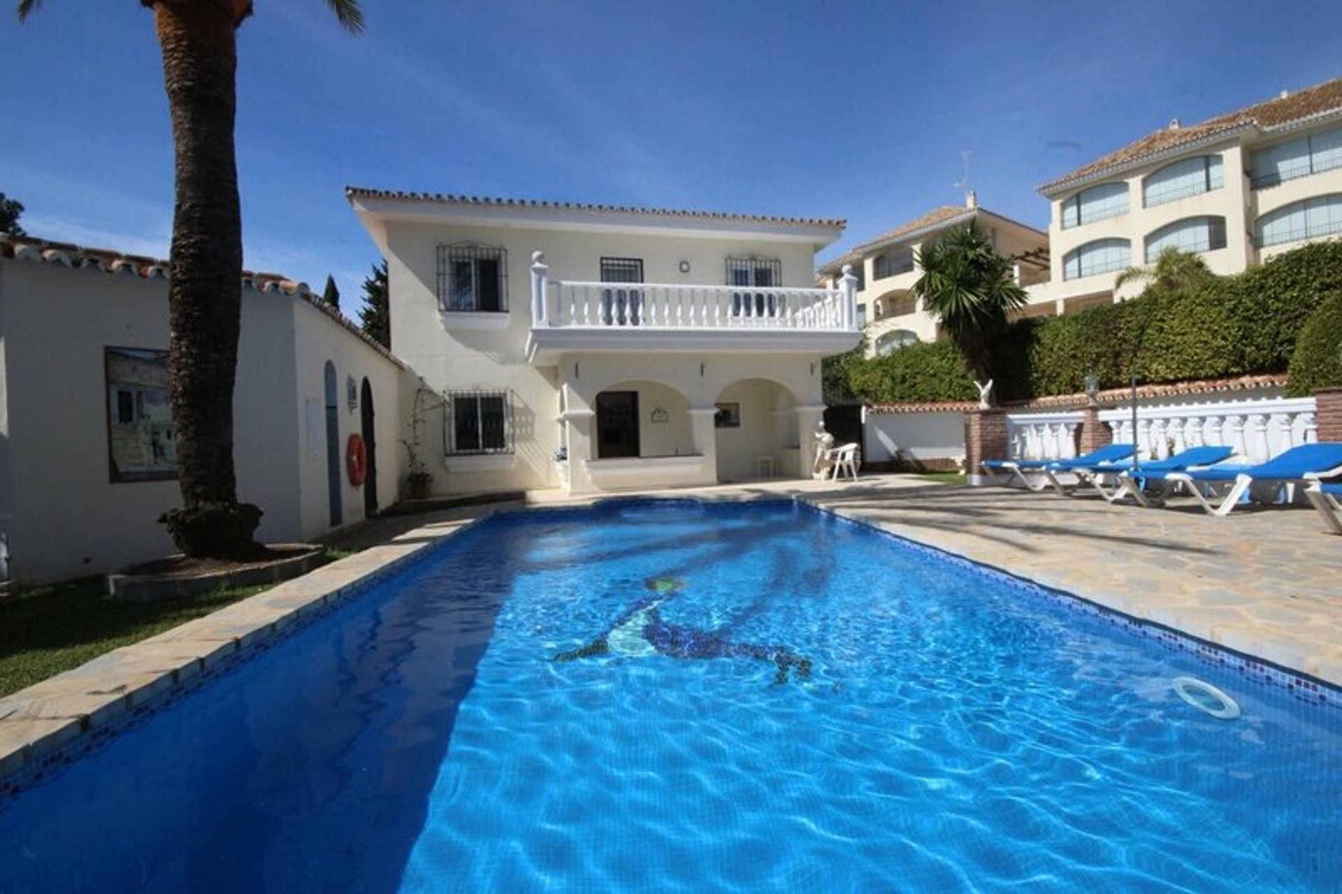 rumah dalam Marbella, Andalucía 11329797