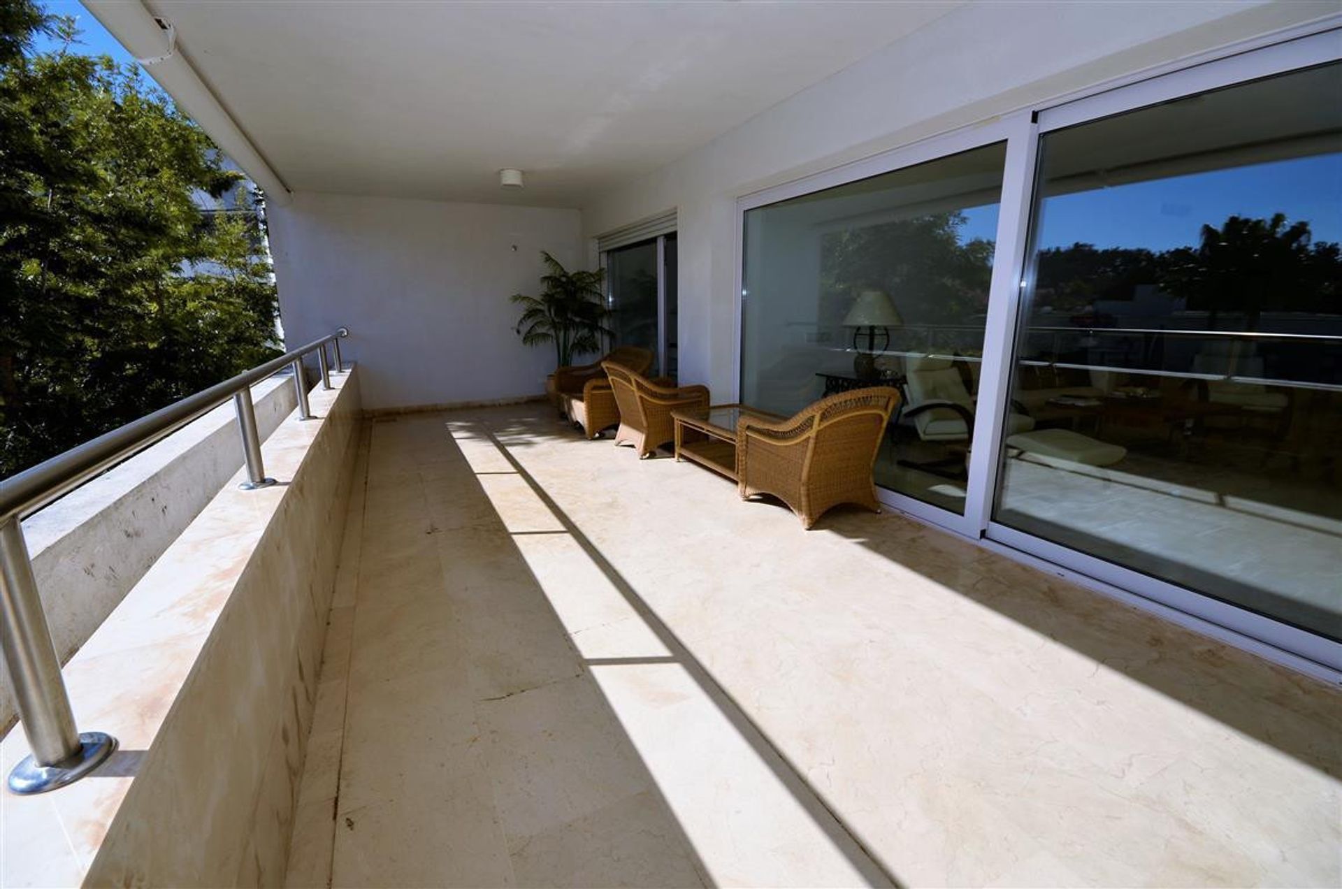 Condominium in San Roque, Andalucía 11330484