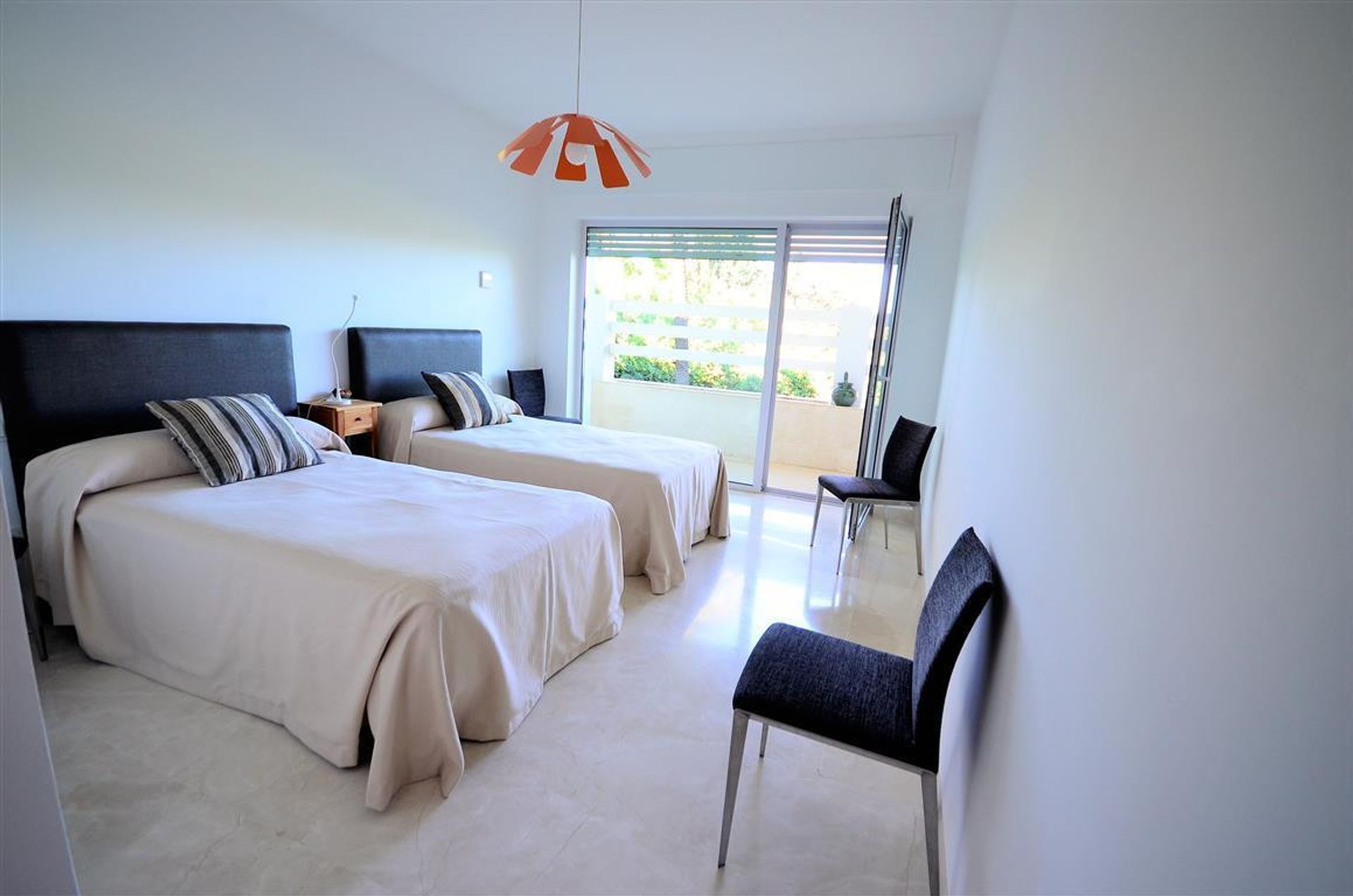 Condominium in San Roque, Andalucía 11330484