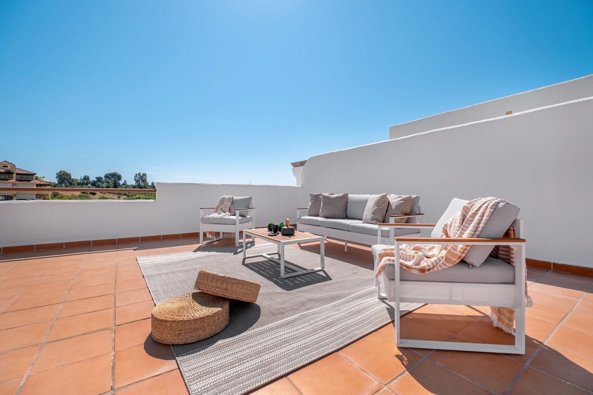 Condominium in Estepona, Andalucía 11331352