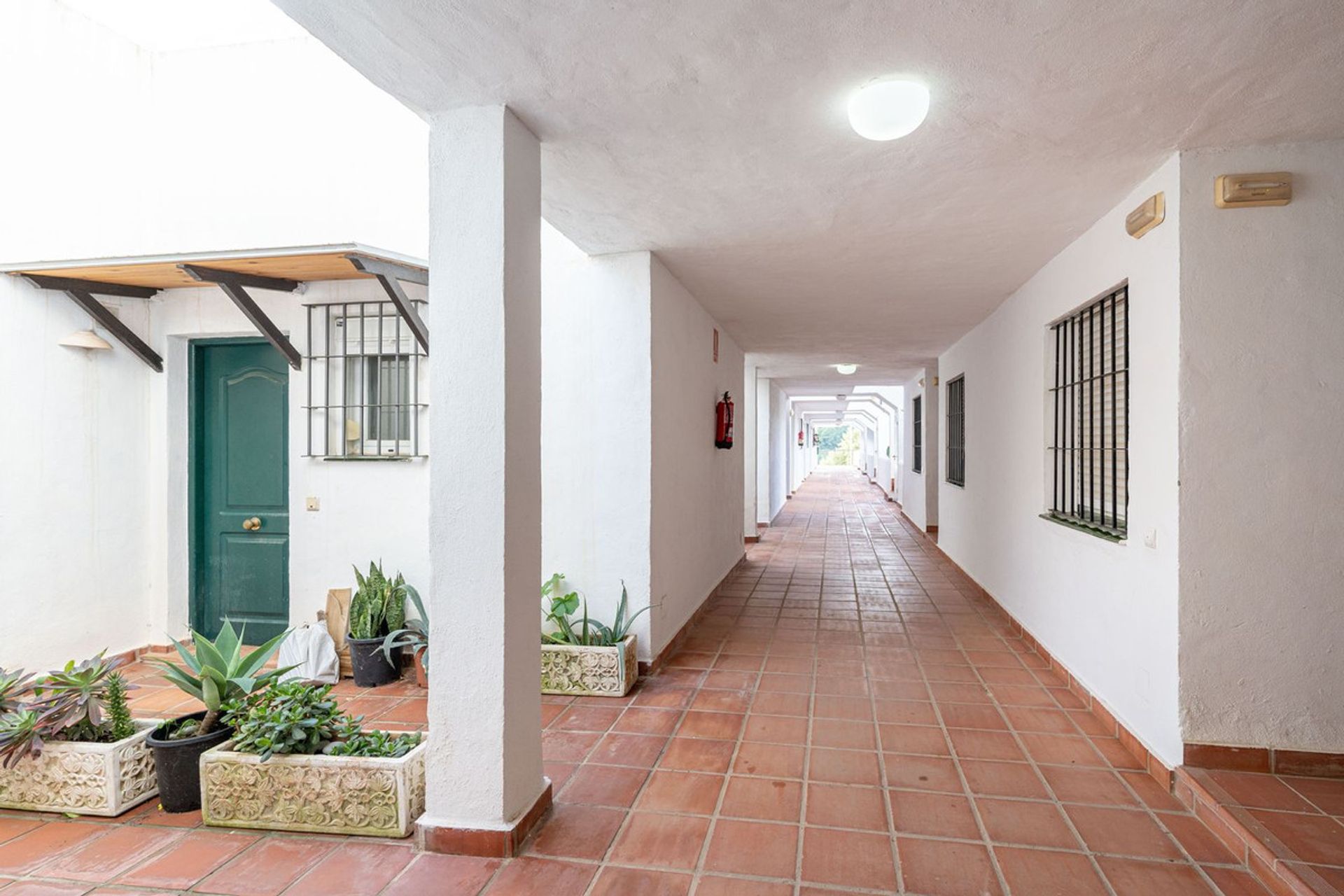 Condominium in Estepona, Andalucía 11332355