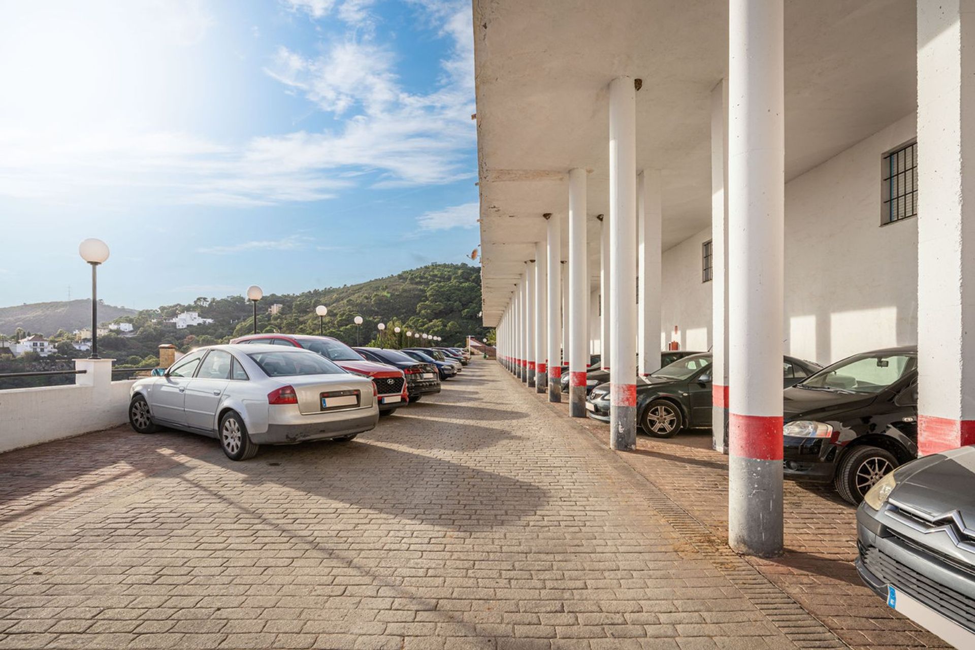 Condominium in Estepona, Andalucía 11332355