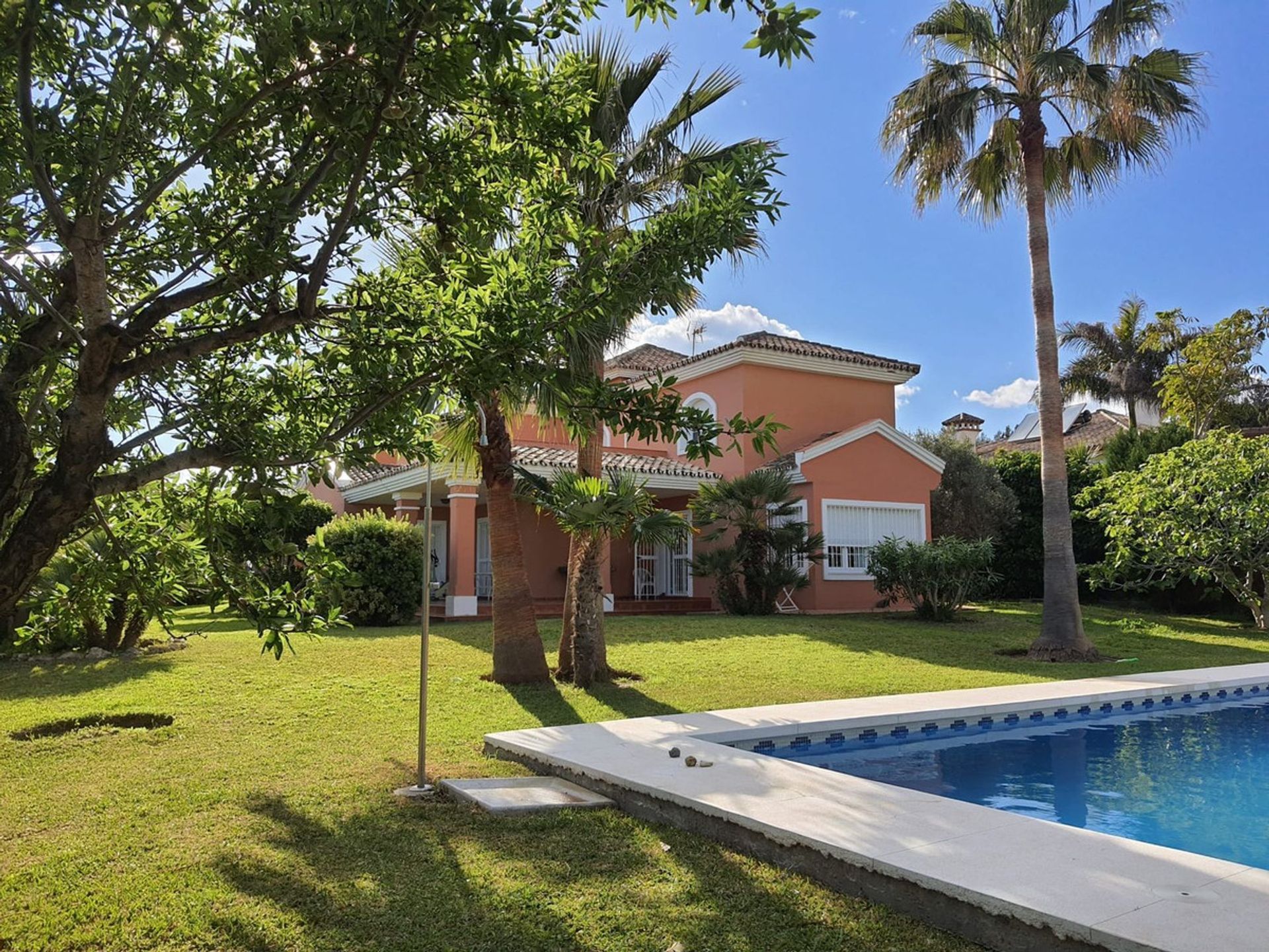 Rumah di Estepona, Andalusia 11332433