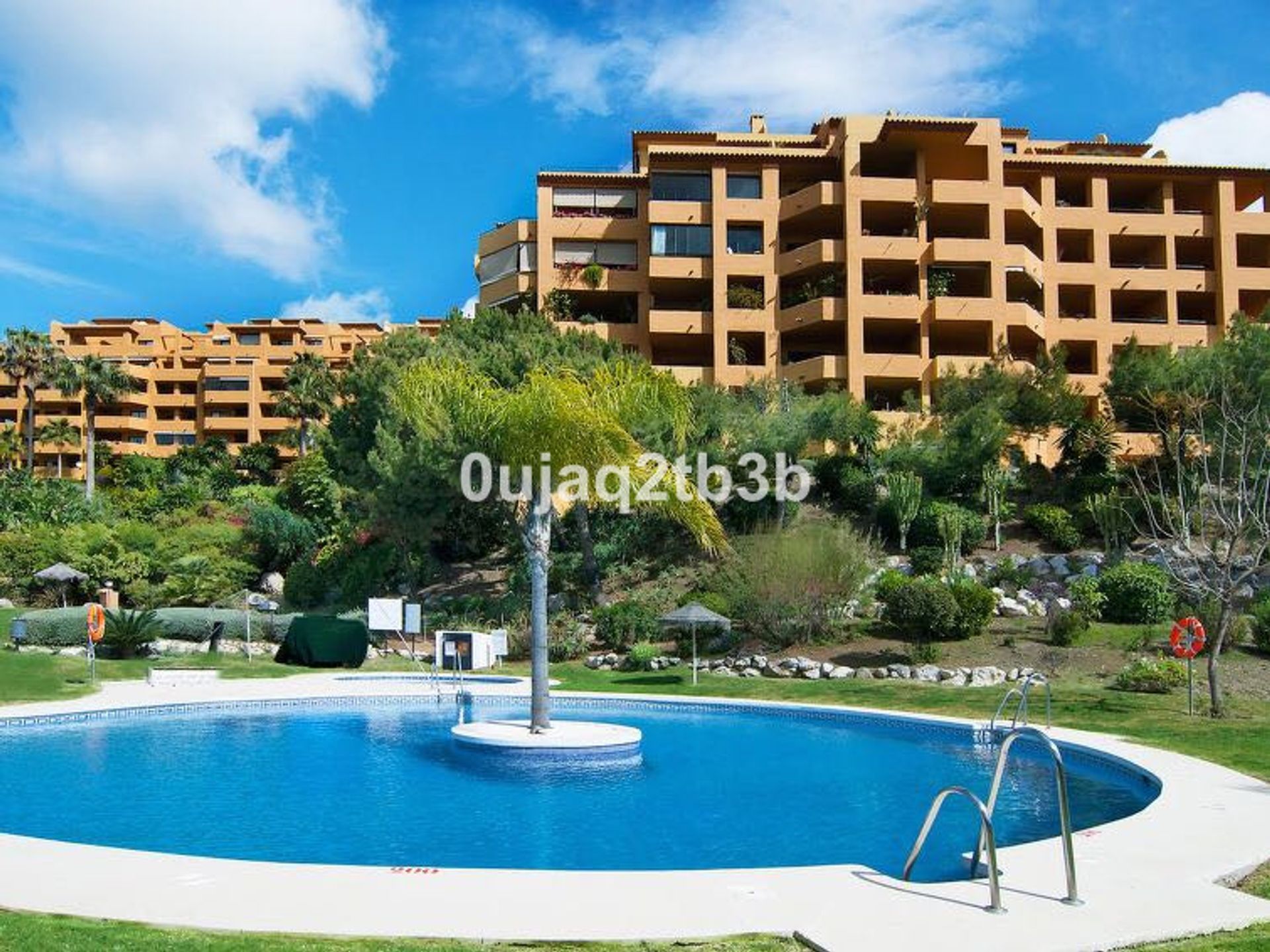 Condominio en Estepona, Andalucía 11335584