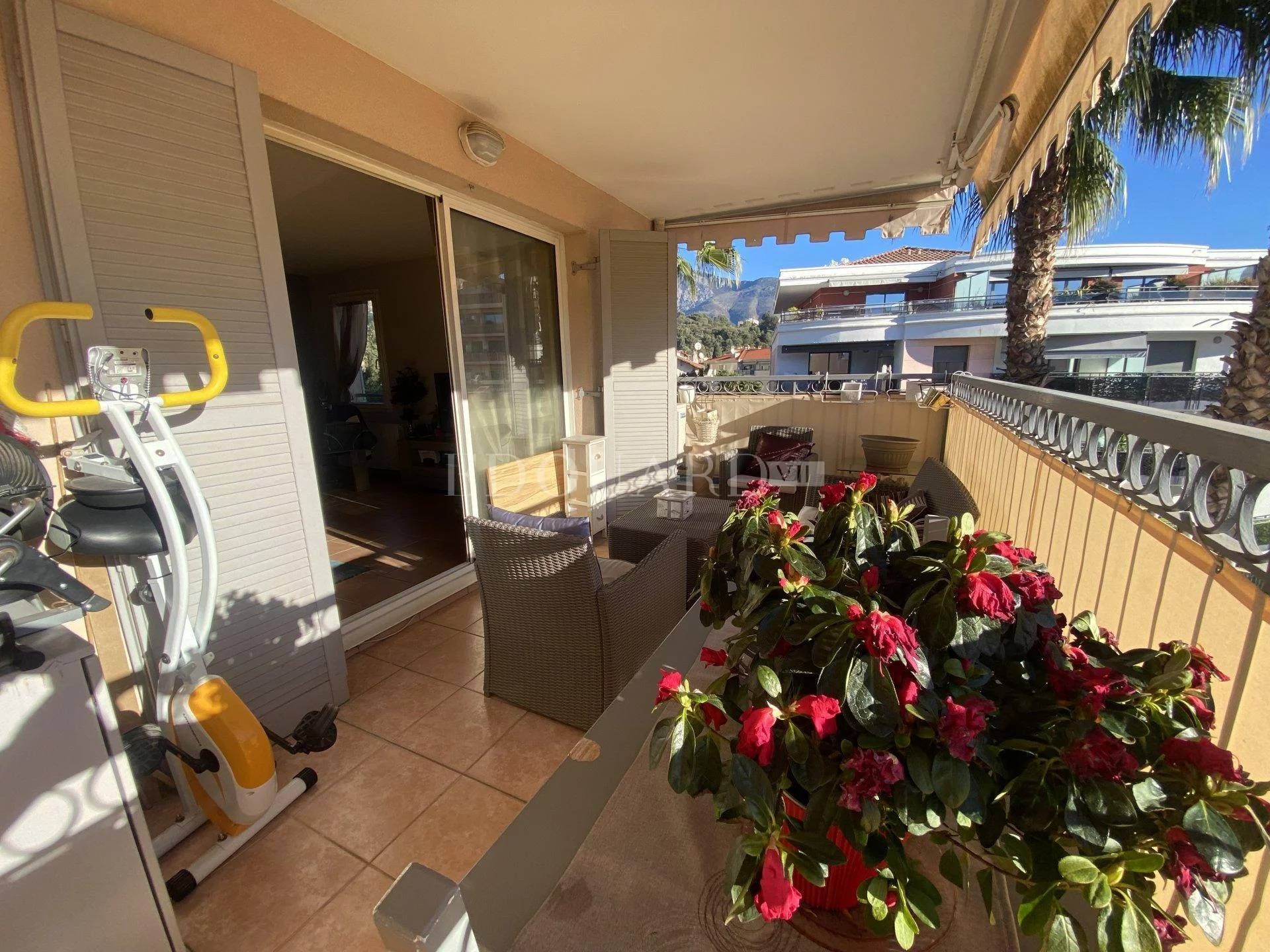 Condominio en Roquebrune-Cap-Martin, Provence-Alpes-Côte d'Azur 11335815