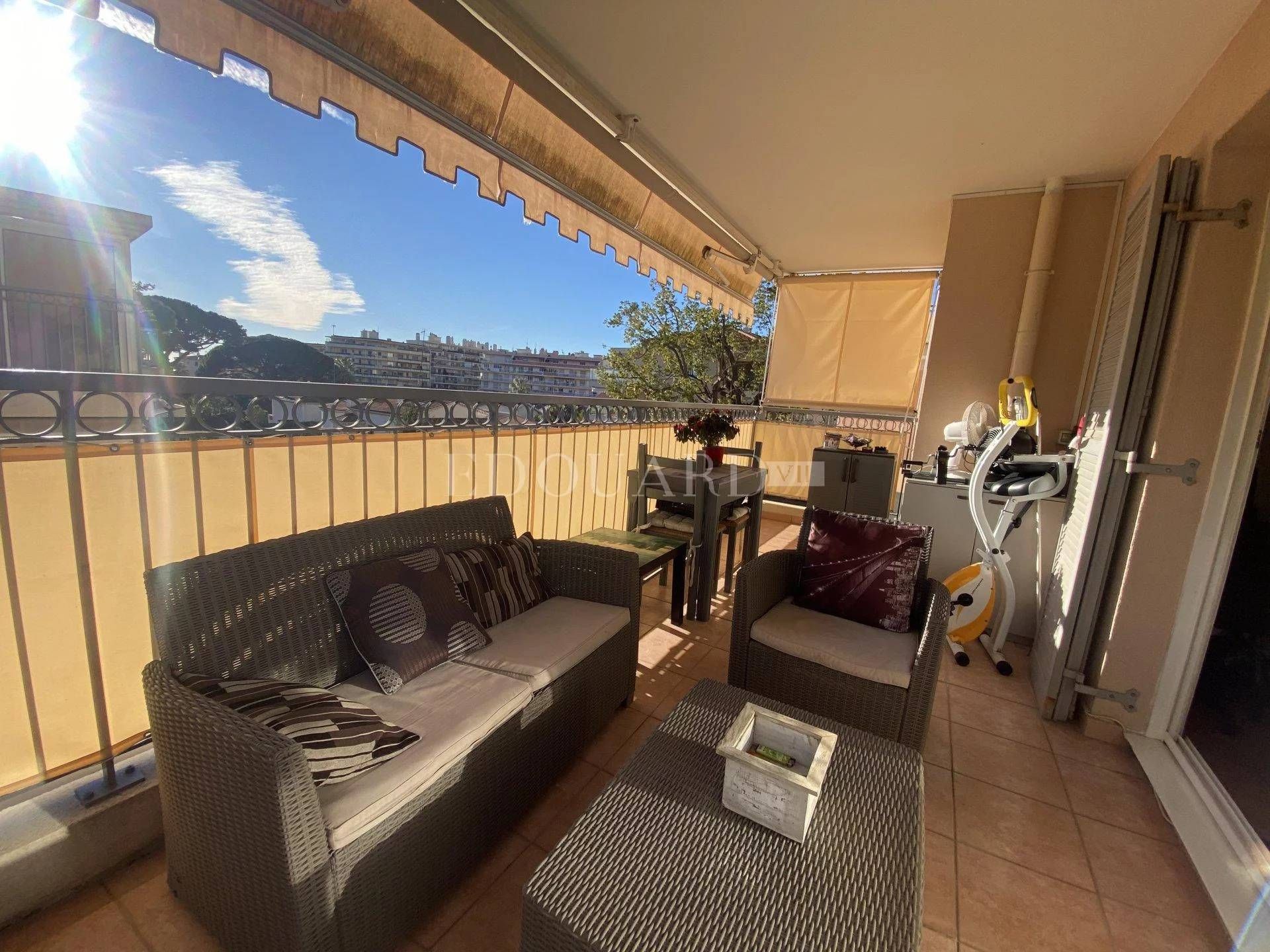 Condominium dans Roquebrune, Provence-Alpes-Côte d'Azur 11335815