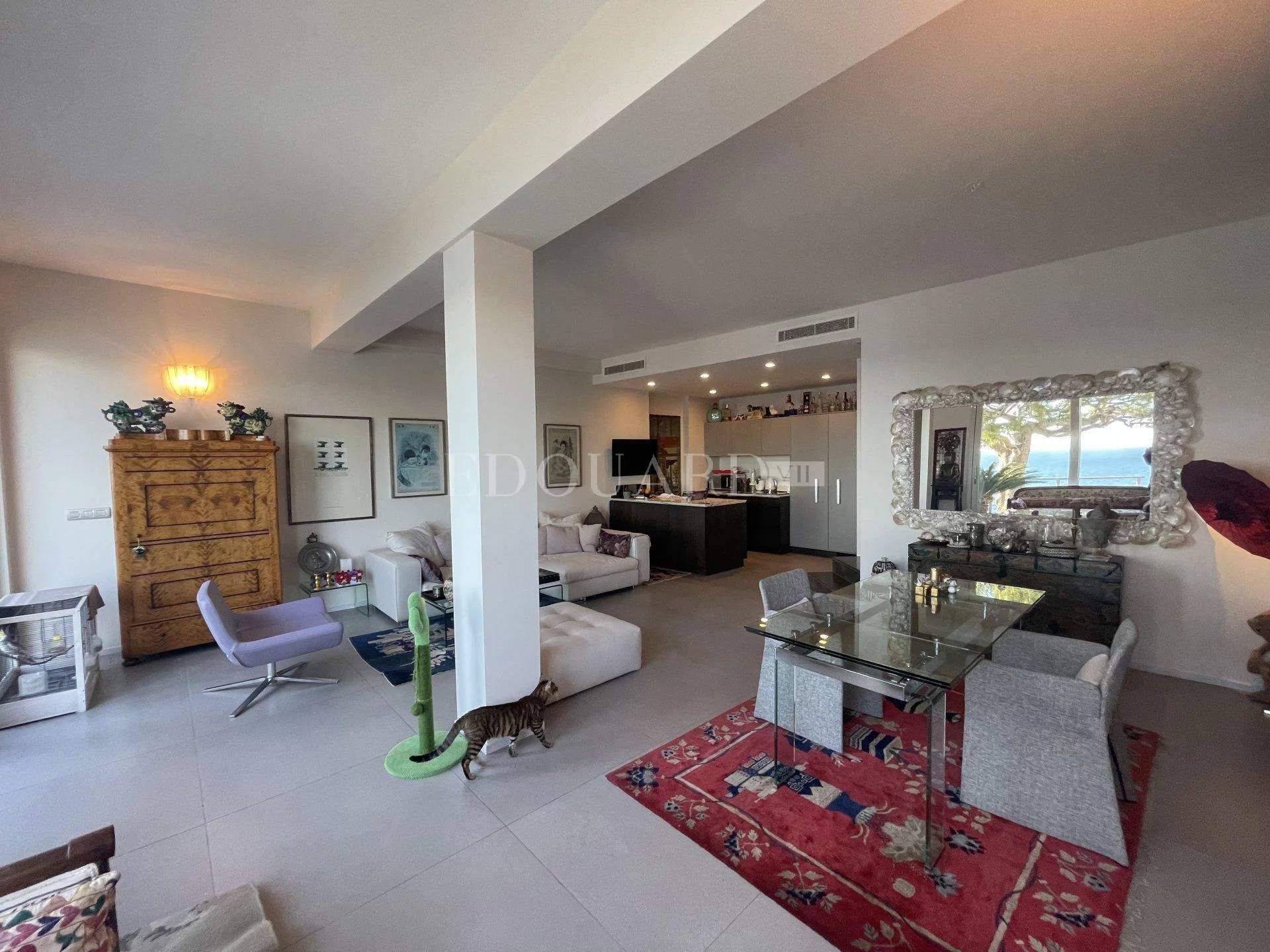 Condominium in Roquebrune-Cap-Martin, Provence-Alpes-Côte d'Azur 11335817