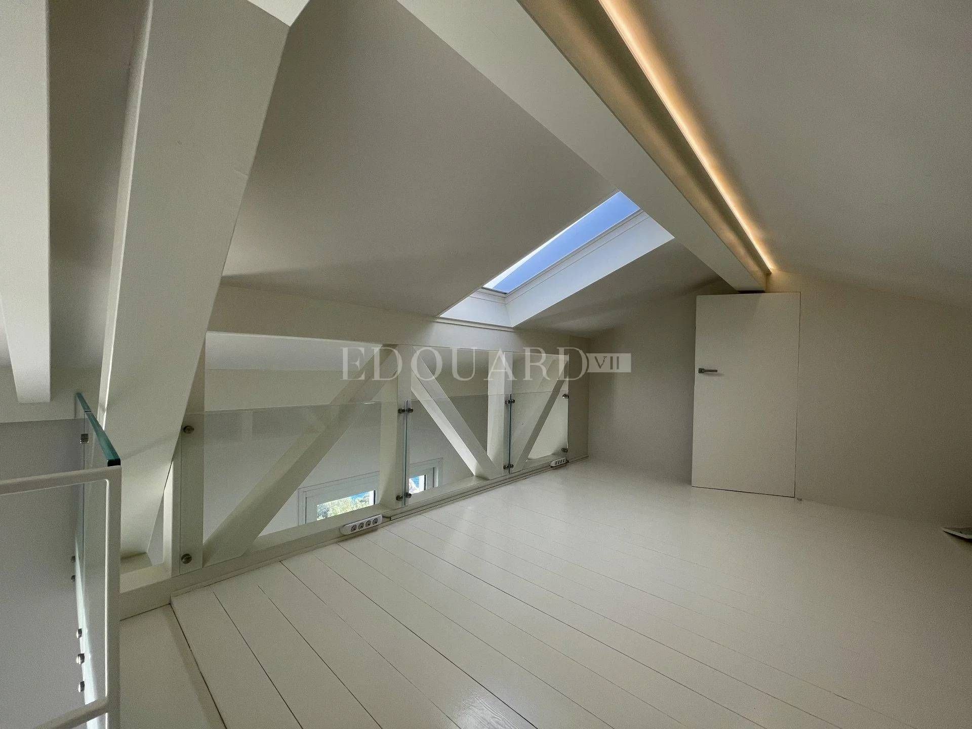 Condominium dans Roquebrune-Cap-Martin, Provence-Alpes-Côte d'Azur 11335818