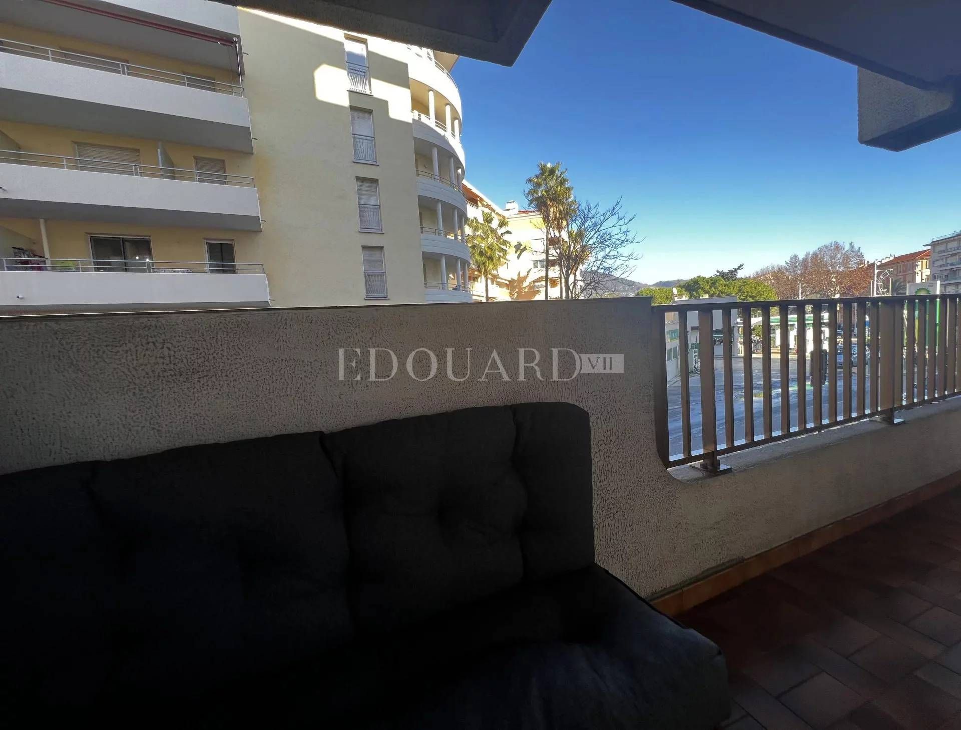 Condominio en Menton, Provence-Alpes-Côte d'Azur 11335819