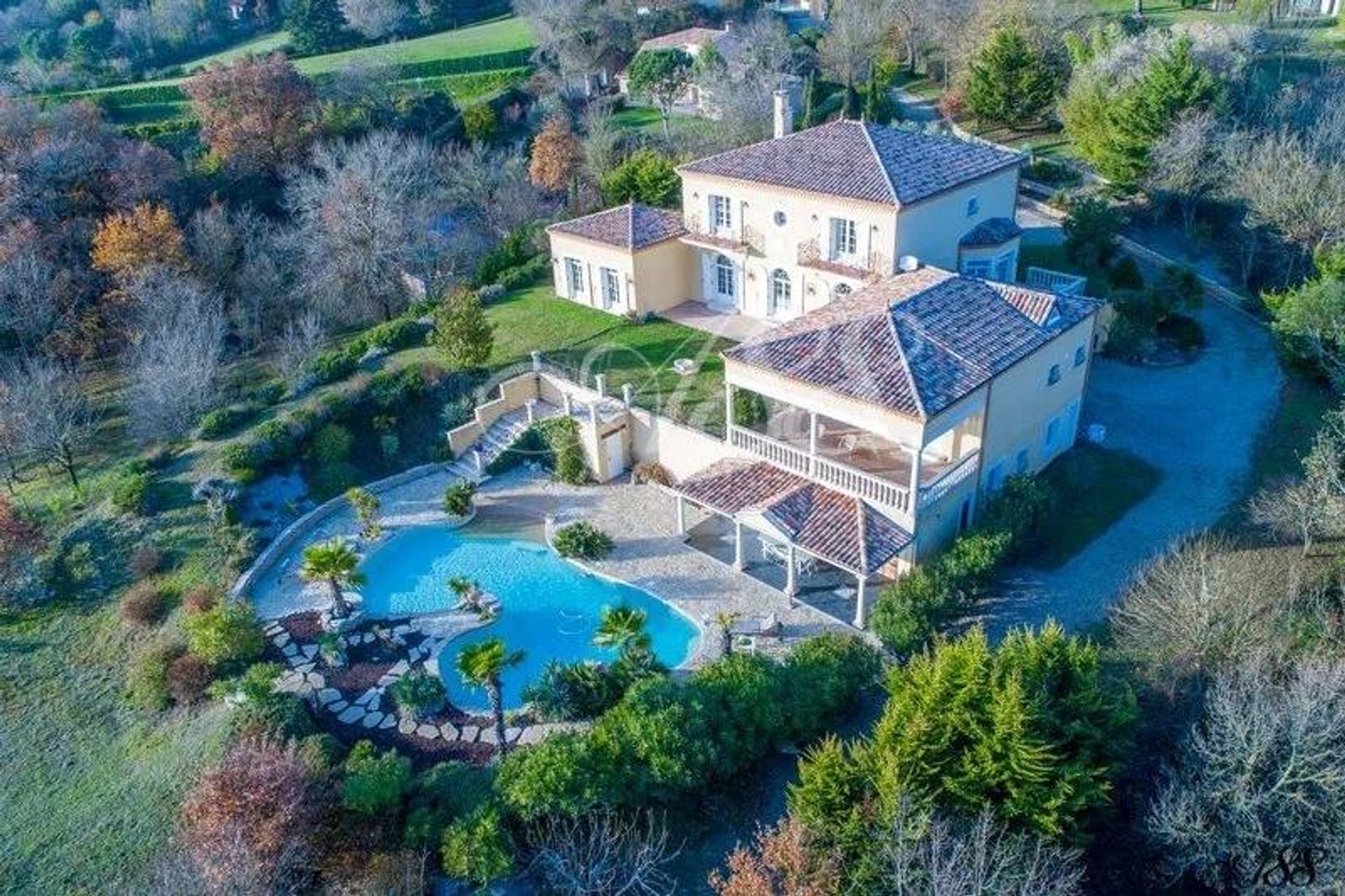 Huis in Saint-Raphaël, Provence-Alpes-Côte d'Azur 11336088