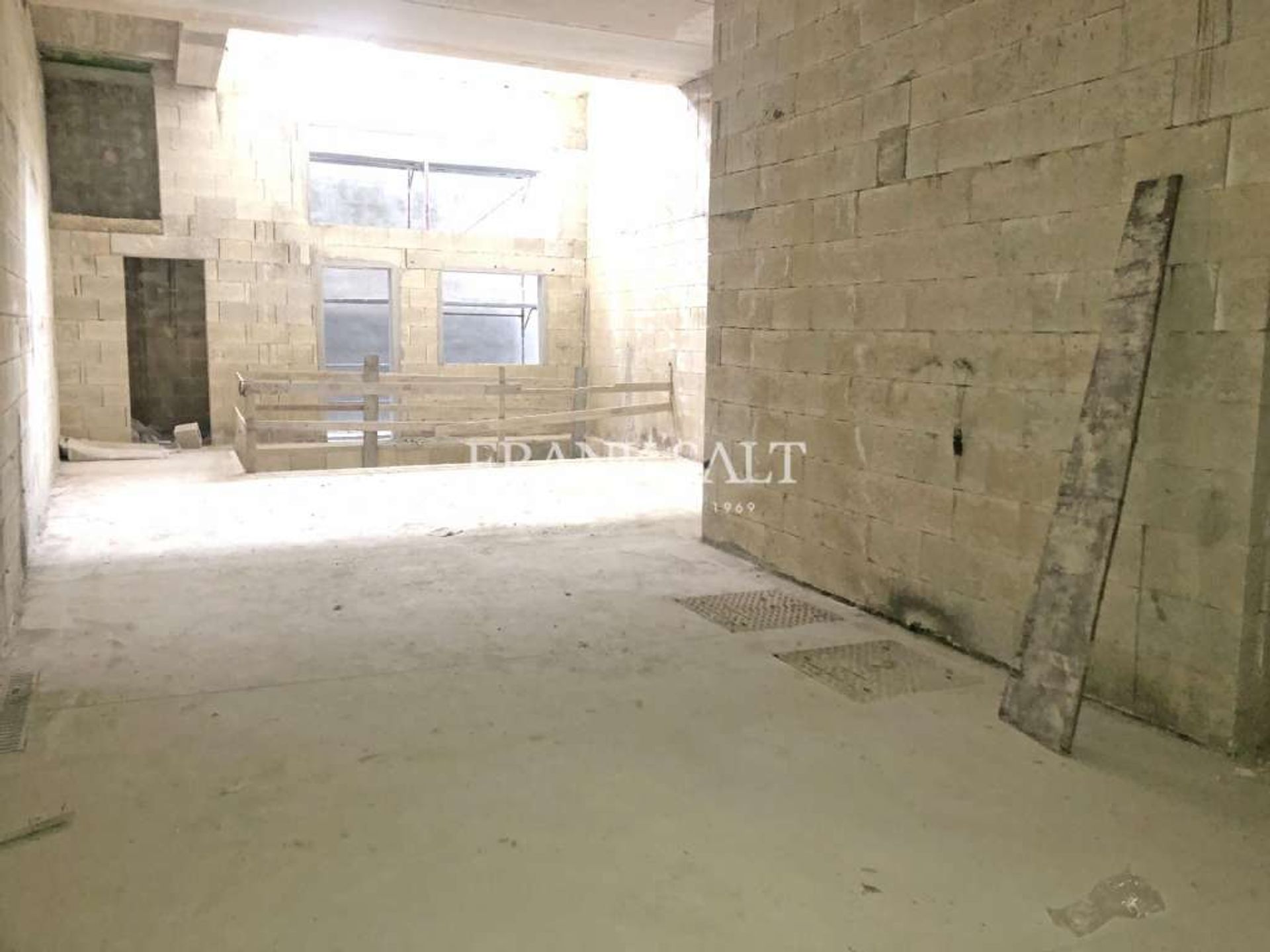 صناعي في Haz-Zebbug,  11336260