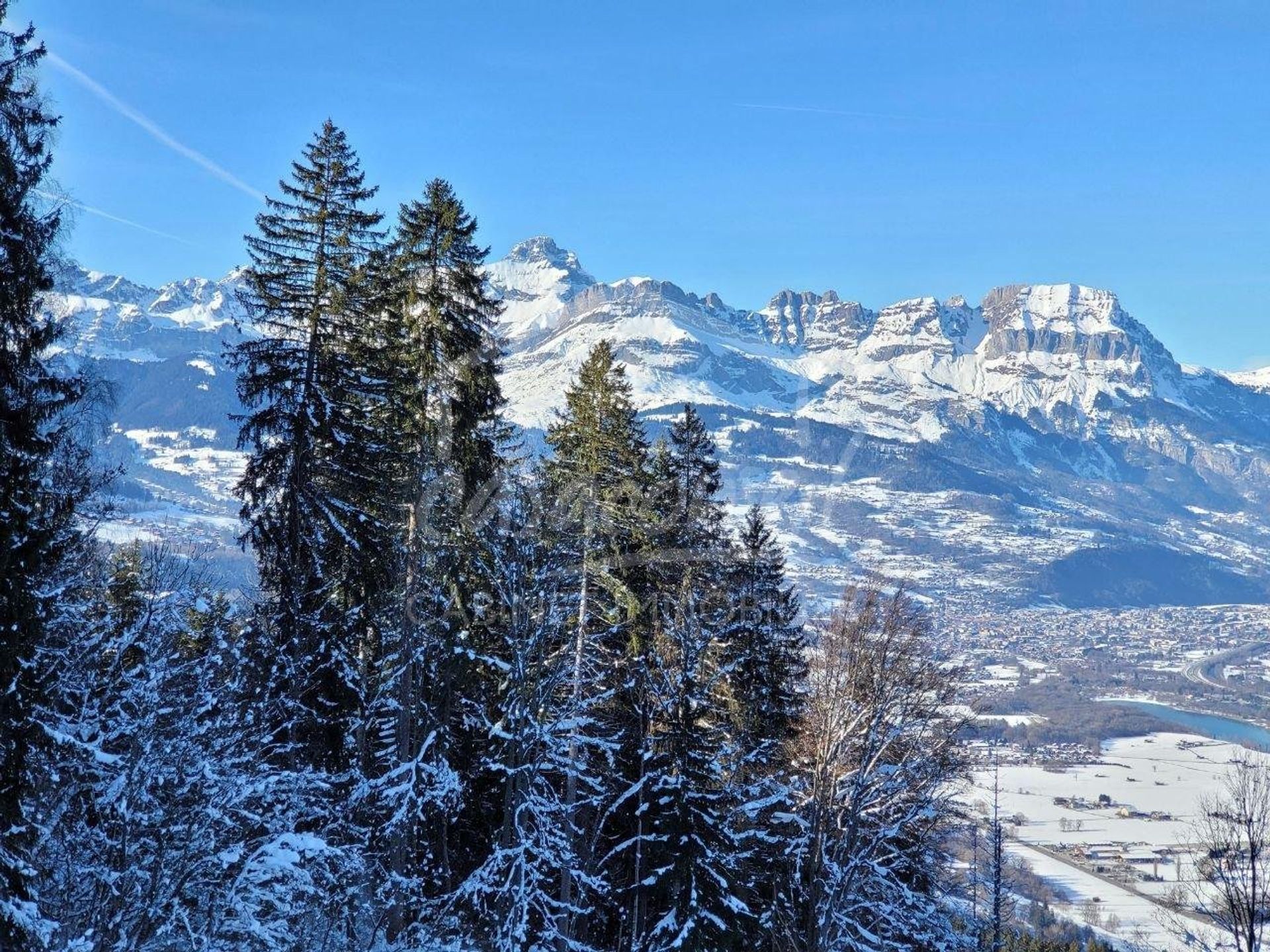 Maa sisään Saint-Gervais-les-Bains, Auvergne-Rhône-Alpes 11337977