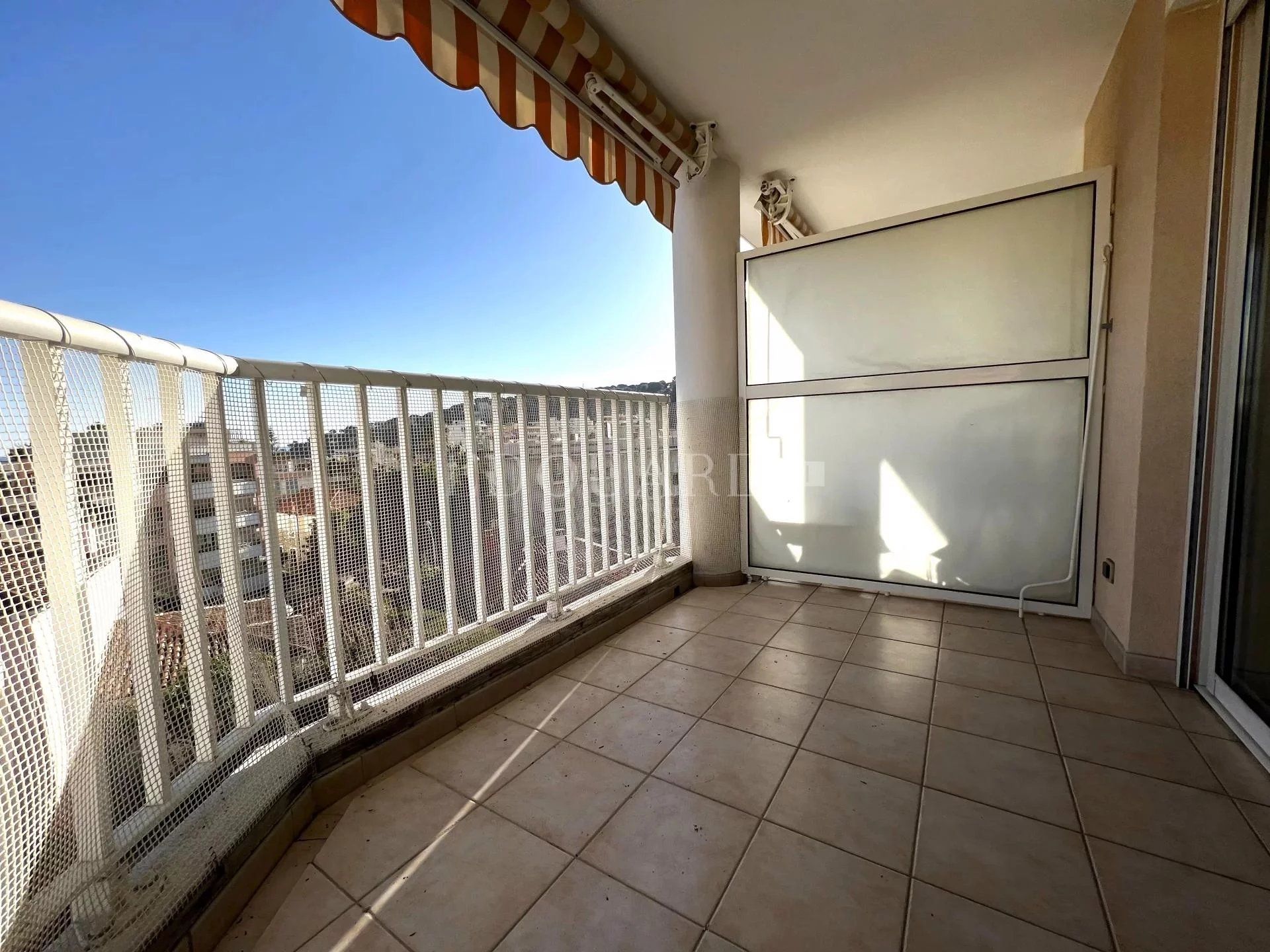 Condominium in Roquebrune-Cap-Martin, Alpes-Maritimes 11338023